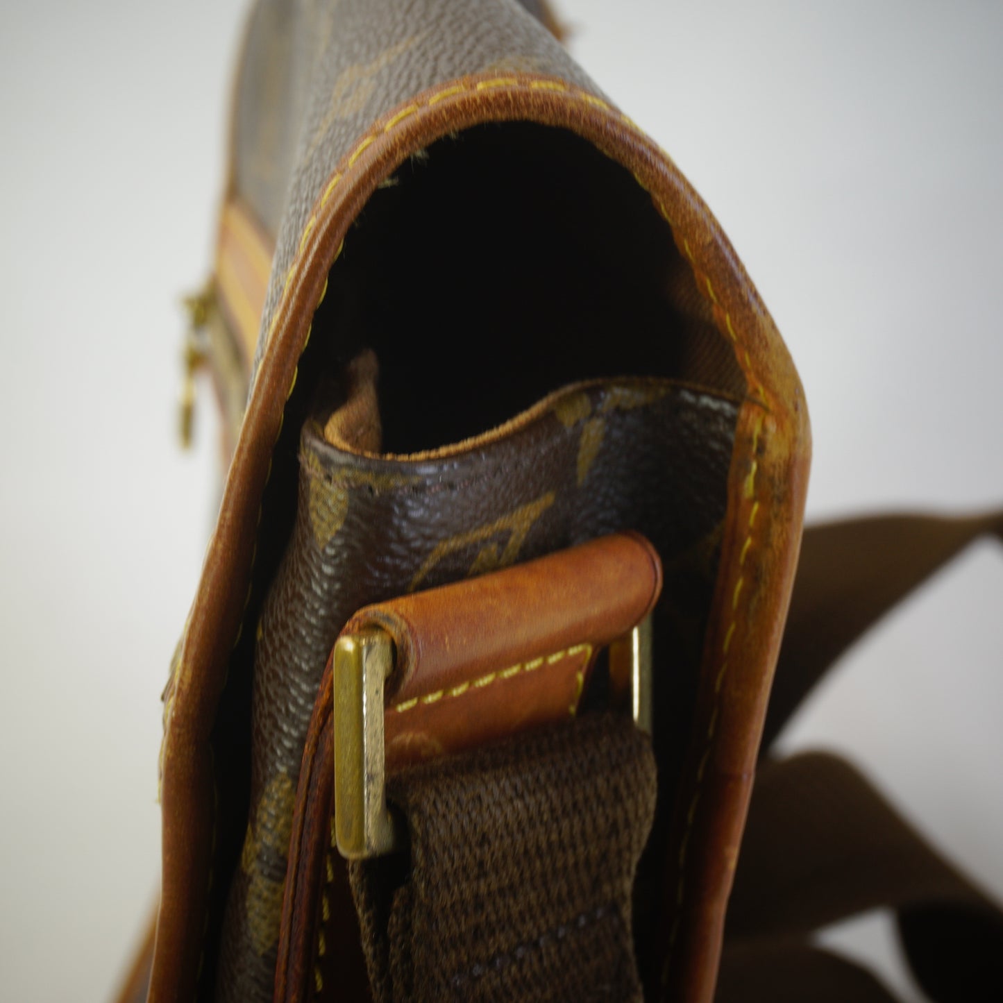 Louis Vuitton	Monogram Messenger GHW Small
