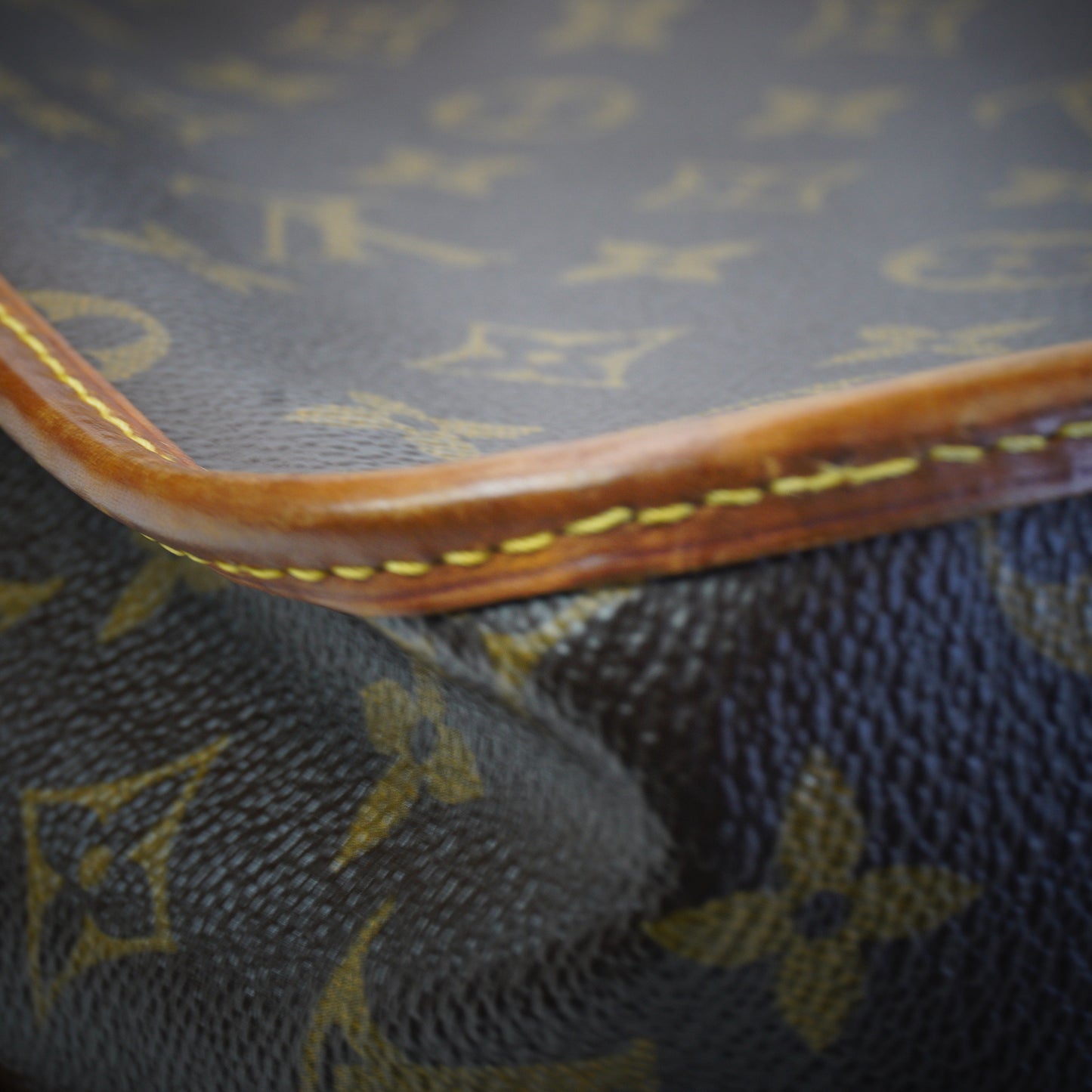 Louis Vuitton	Monogram Messenger GHW Small