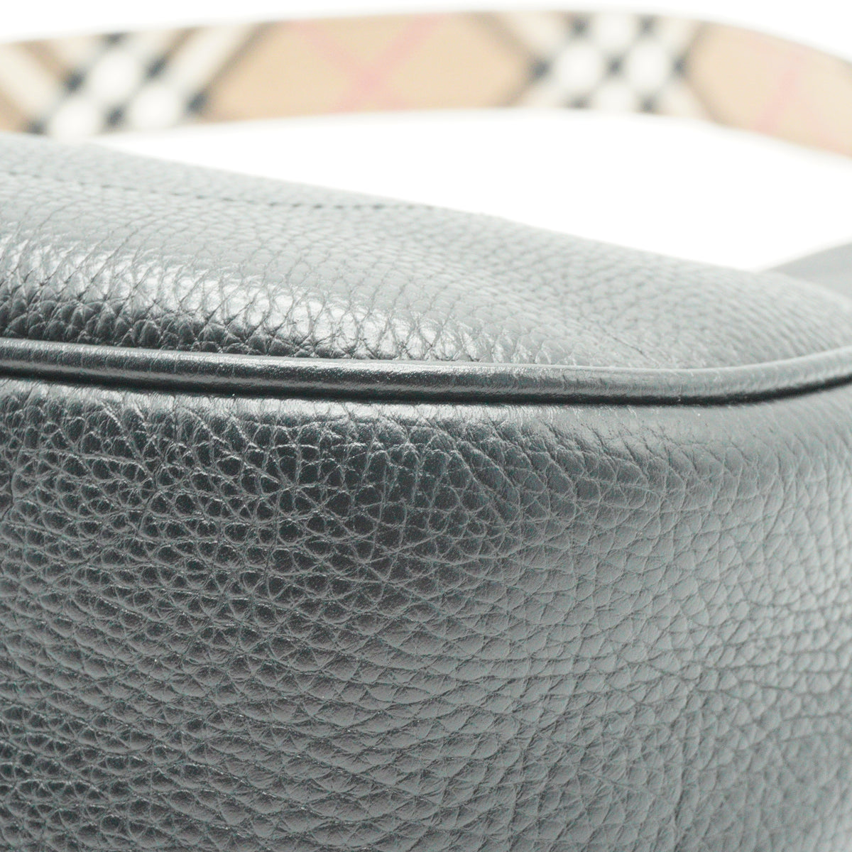 Burberry	Grained Leather Medium Hobo Bag GHW