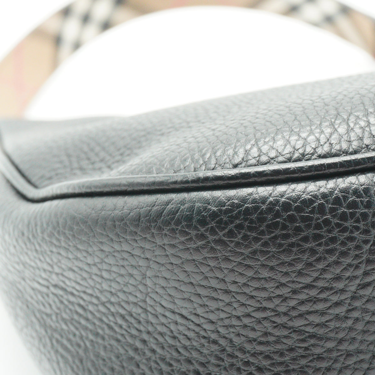 Burberry	Grained Leather Medium Hobo Bag GHW