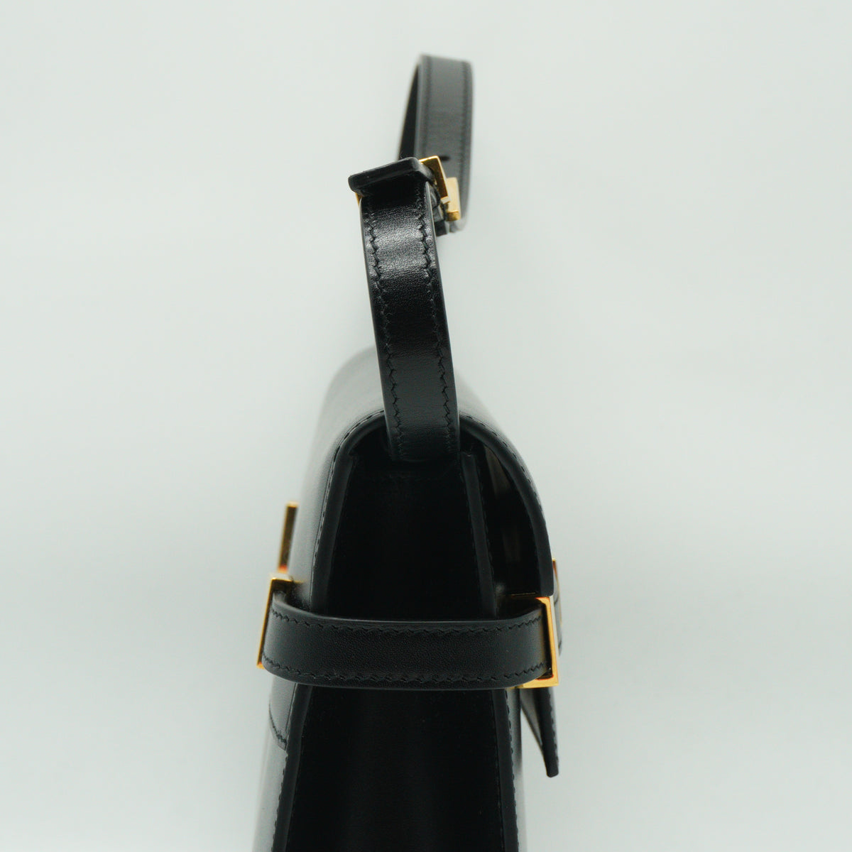 YSL	Manhattan Shoulder Medium Black GHW