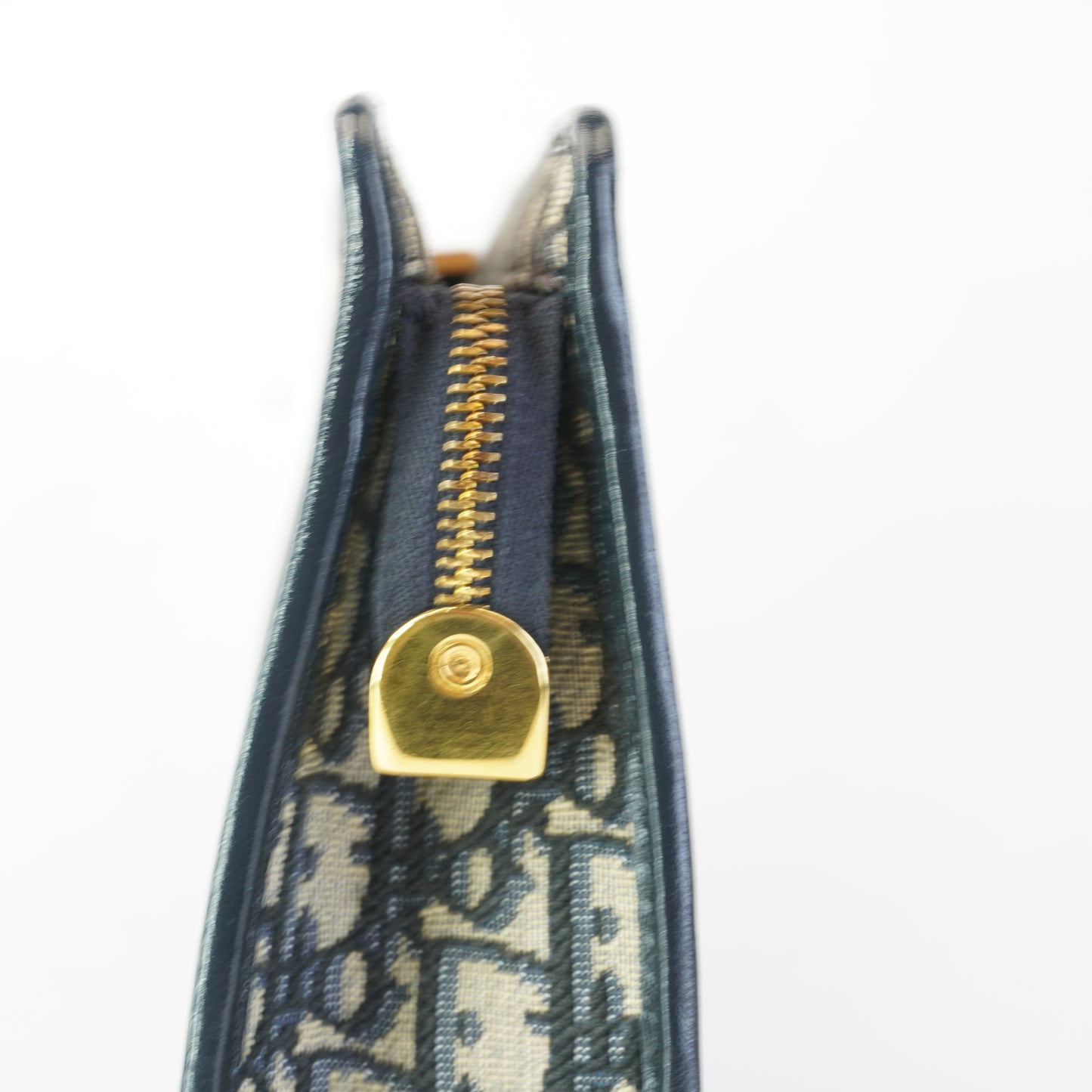 Dior	Clutch