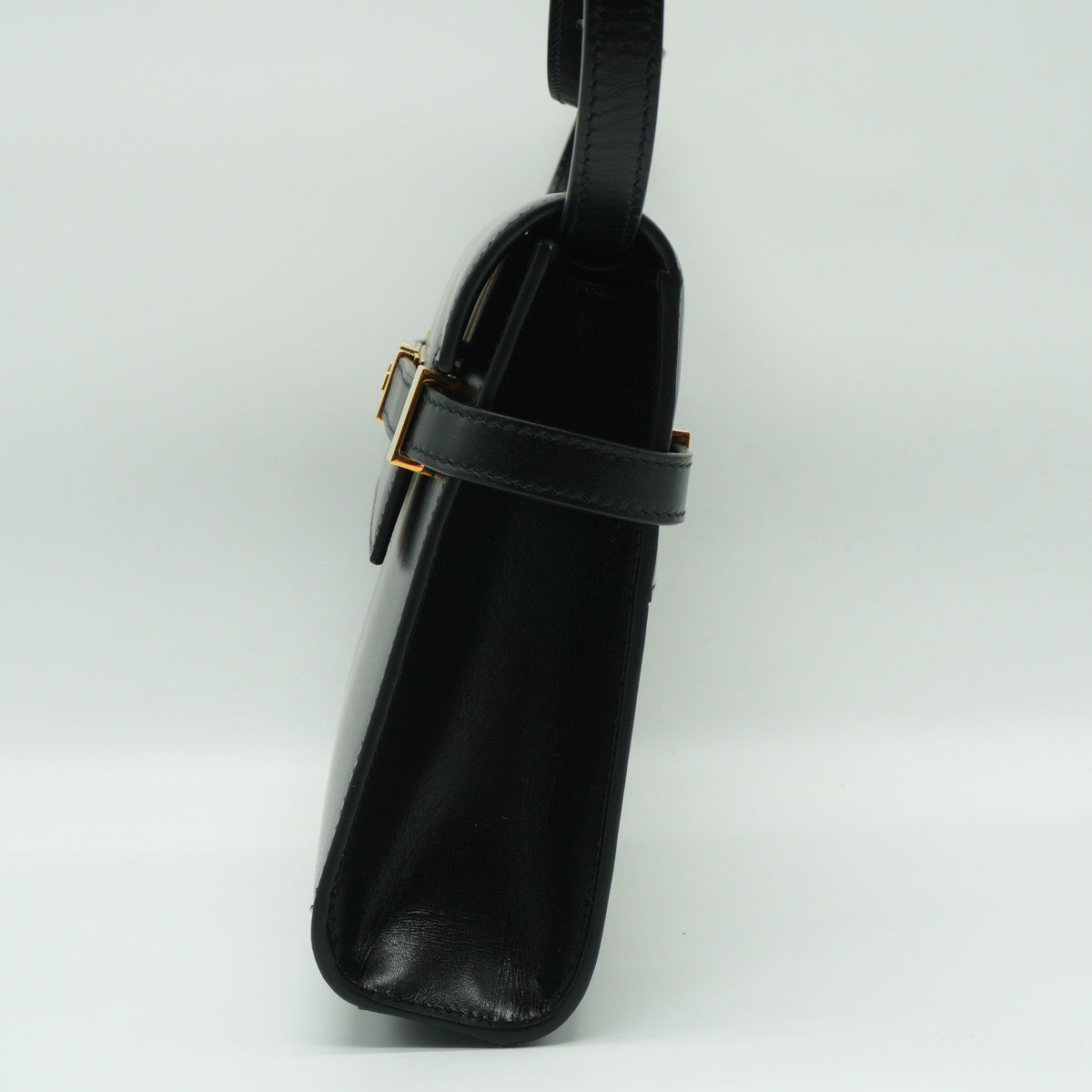 YSL	Manhattan Shoulder Medium Black GHW
