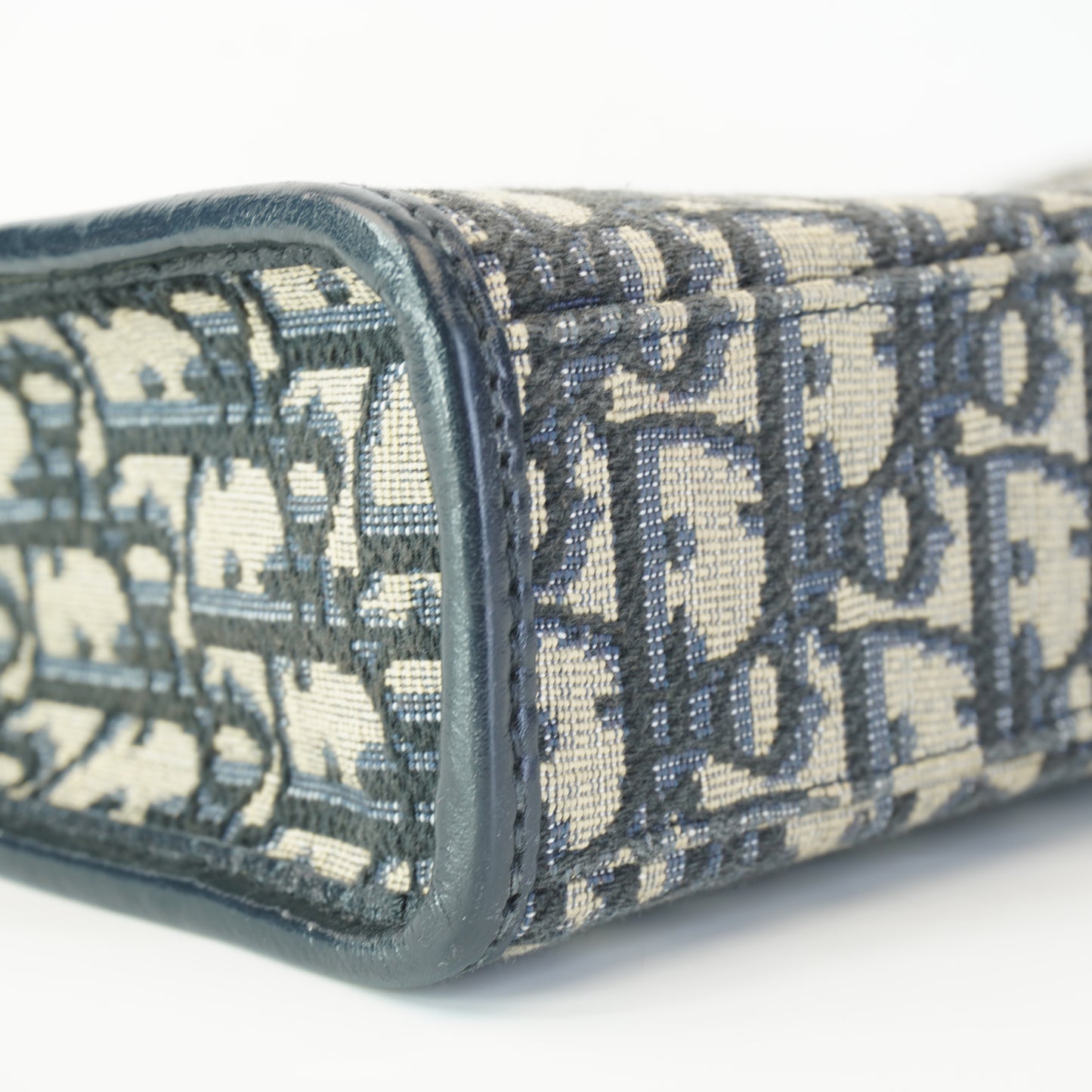 Dior	Clutch