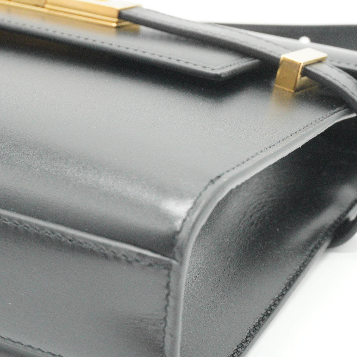 YSL	Manhattan Shoulder Medium Black GHW