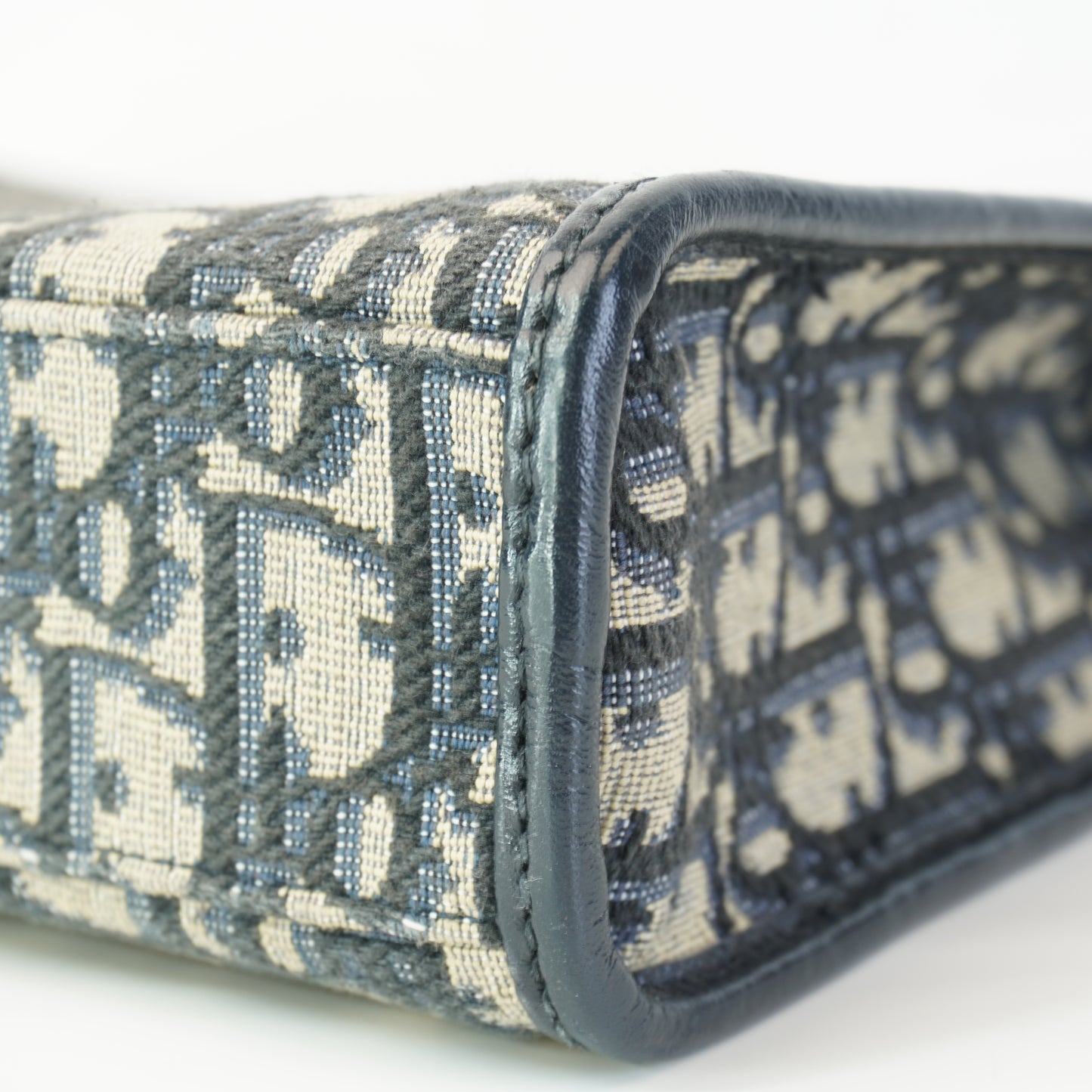 Dior	Clutch