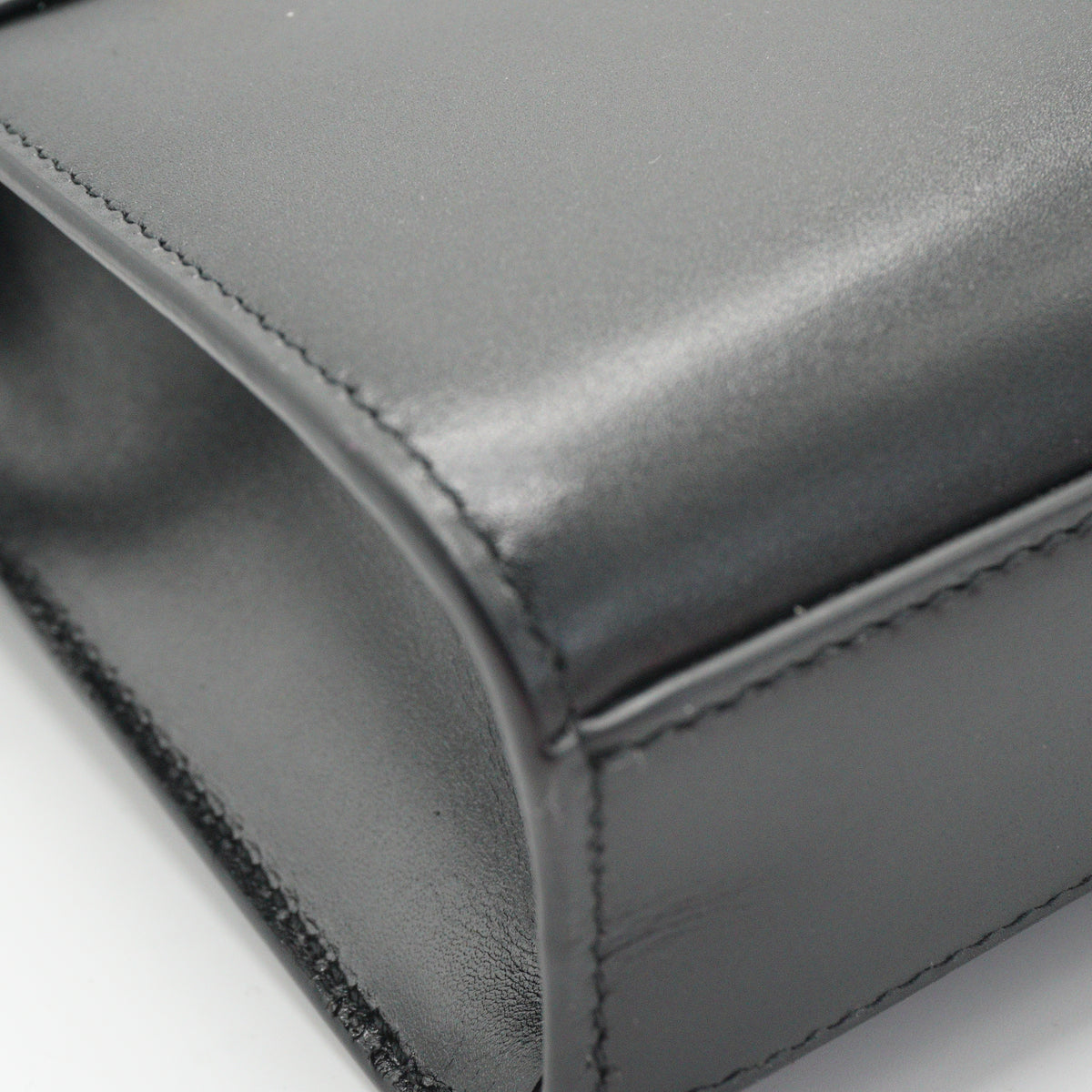 YSL	Manhattan Shoulder Medium Black GHW