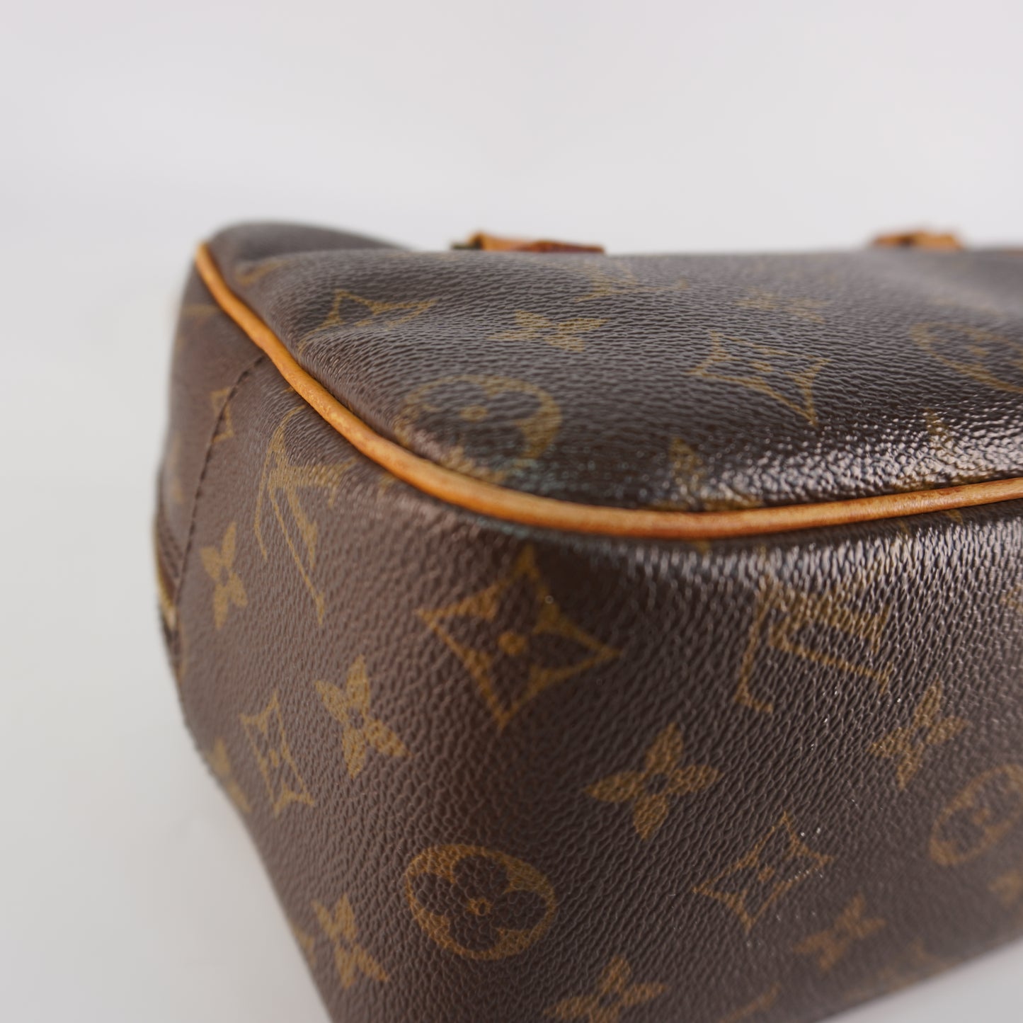 Louis Vuitton Cite MM Shoulder Bag