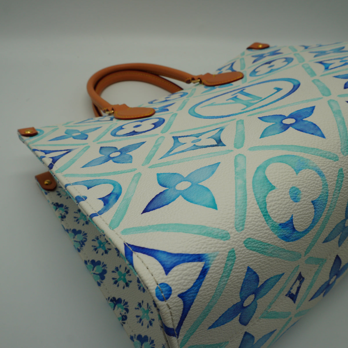 Louis Vuitton On the GO Tote bag