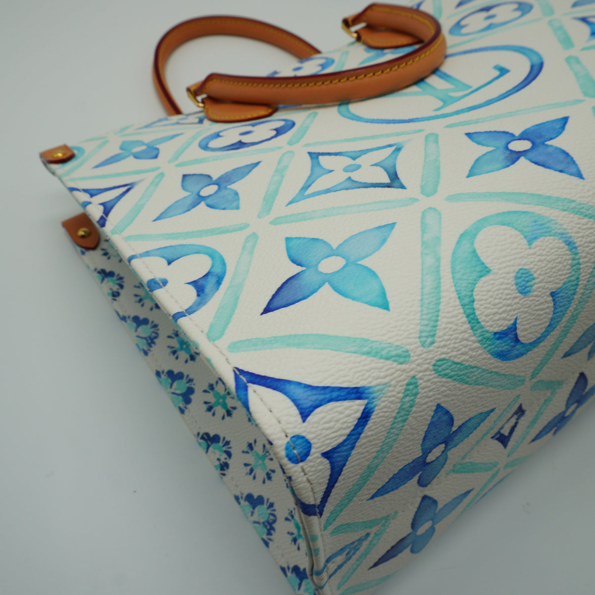 Louis Vuitton On the GO Tote bag