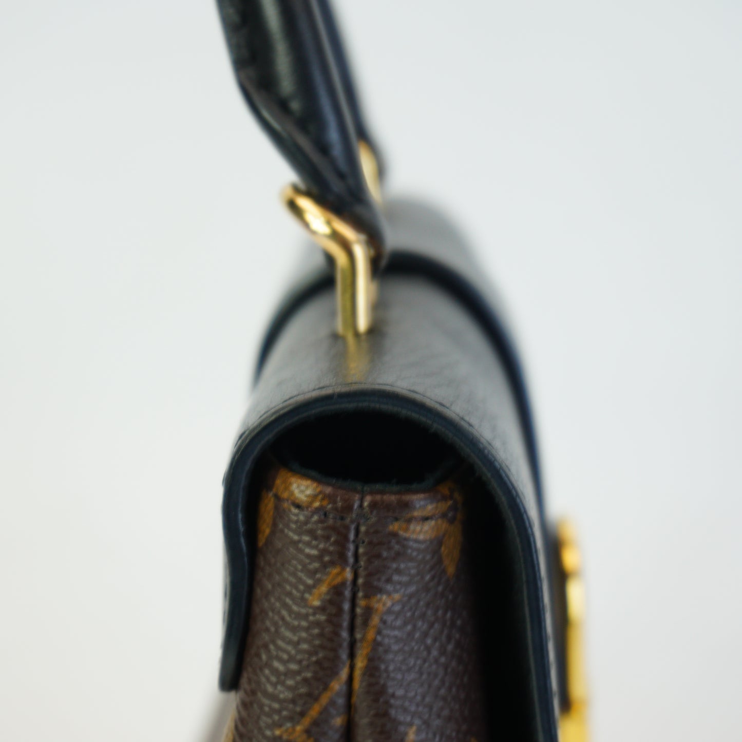 Louis Vuitton	Locky BB GHW Small