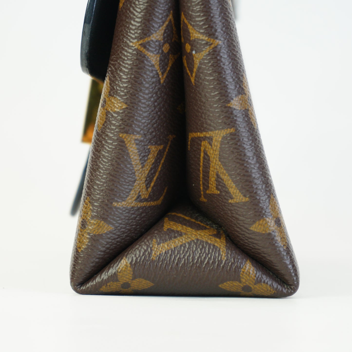 Louis Vuitton	Locky BB GHW Small