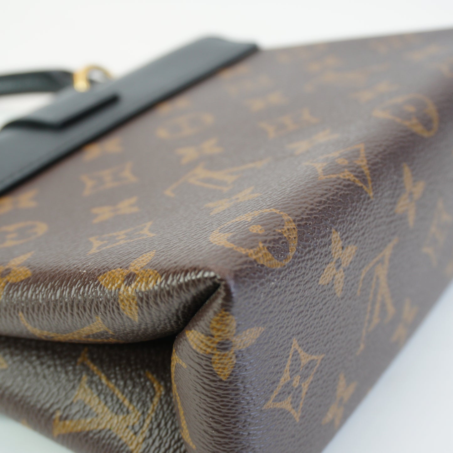Louis Vuitton	Locky BB GHW Small