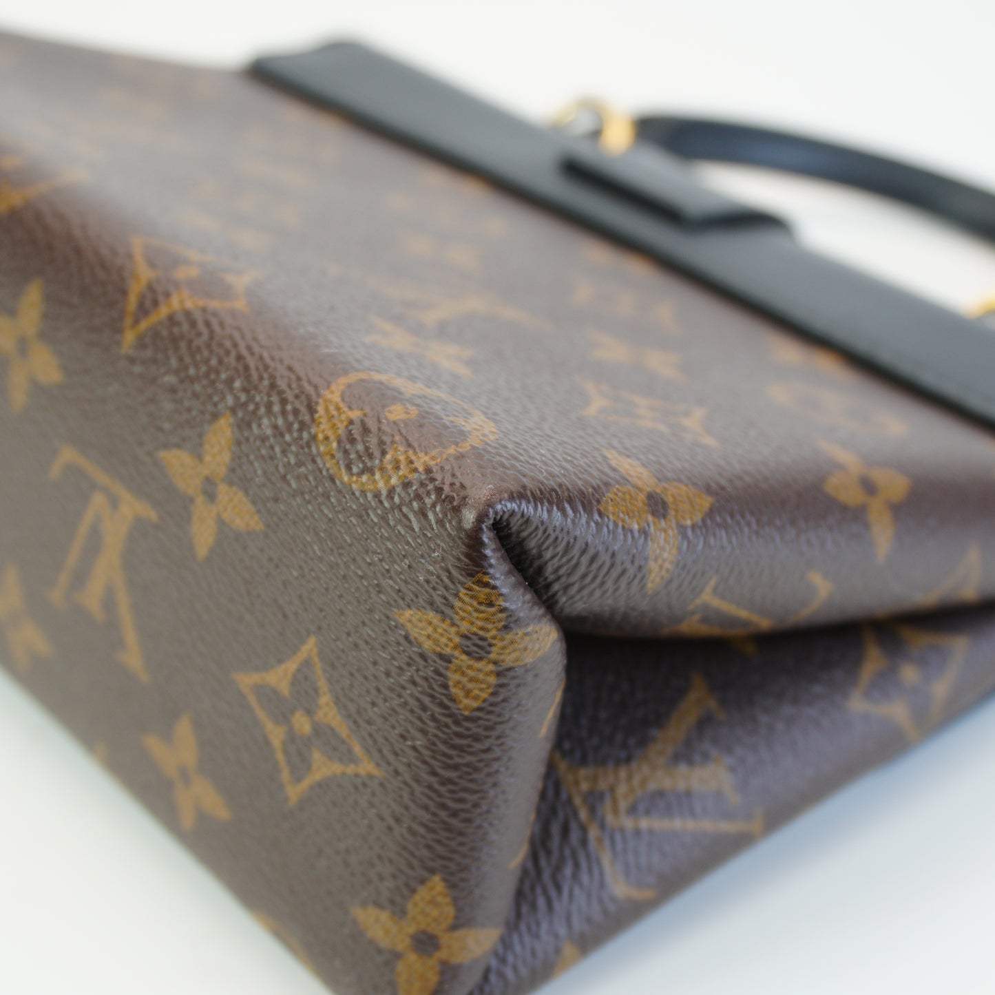 Louis Vuitton	Locky BB GHW Small
