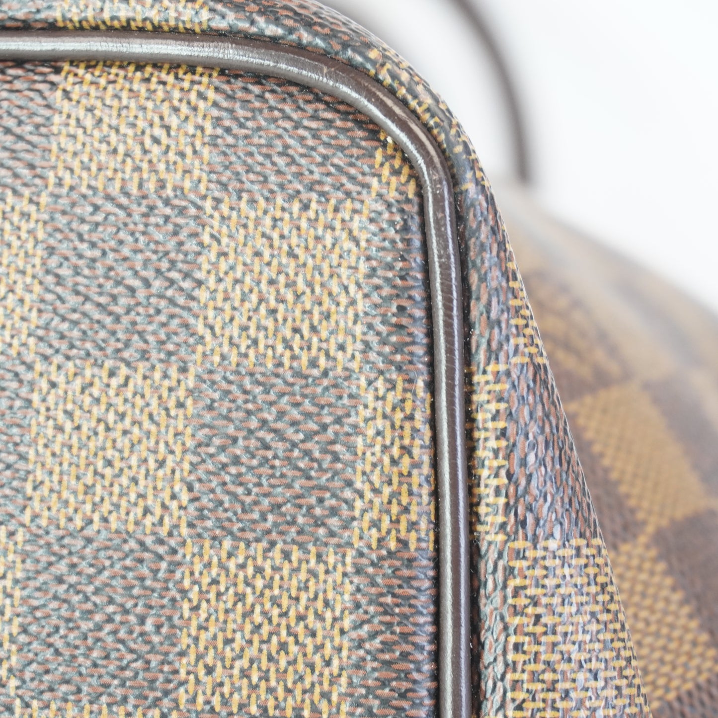 Louis Vuitton	Saleya Medium GHW