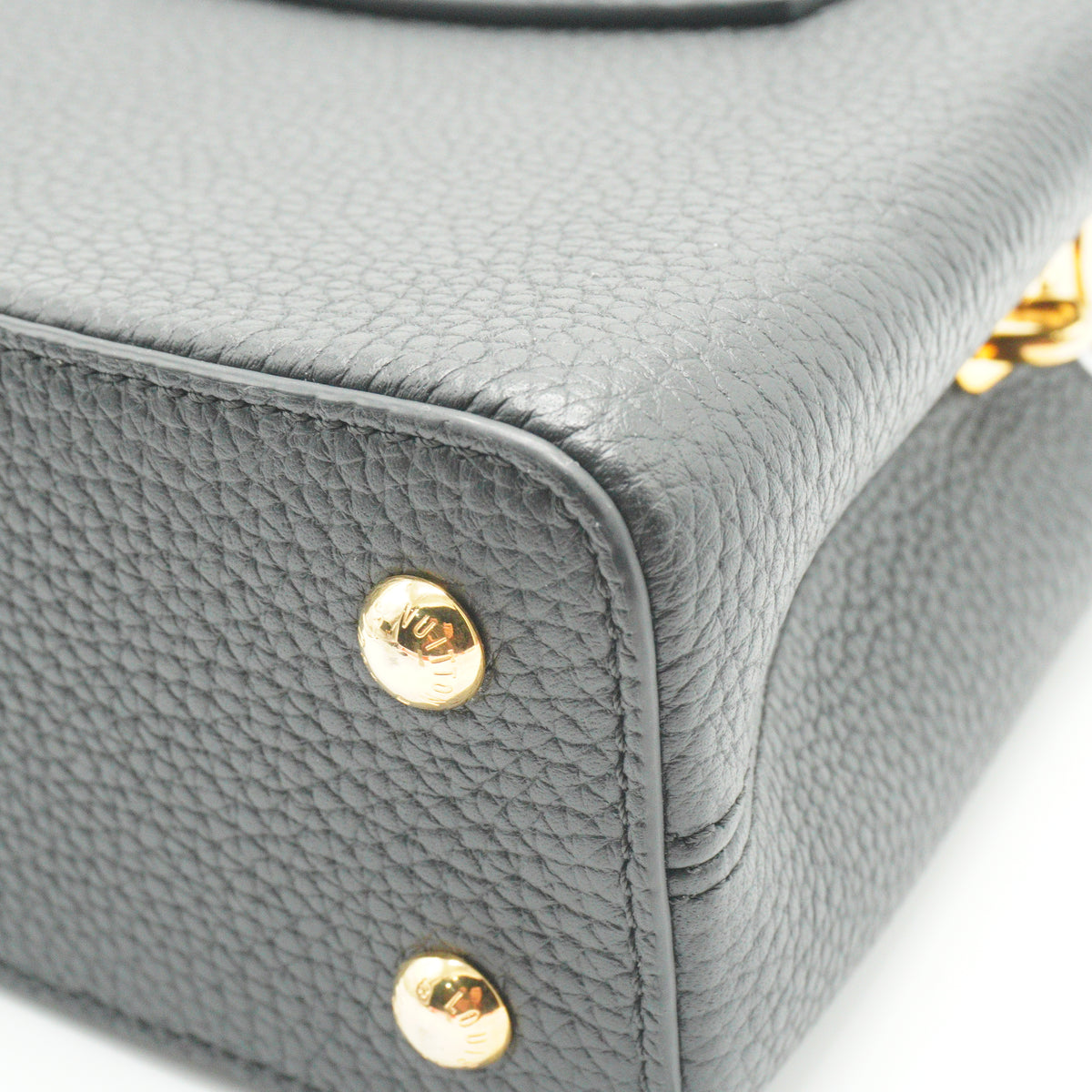 Louis Vuitton	Capucine Mini full-grain Taurillon calf leather Black GHW