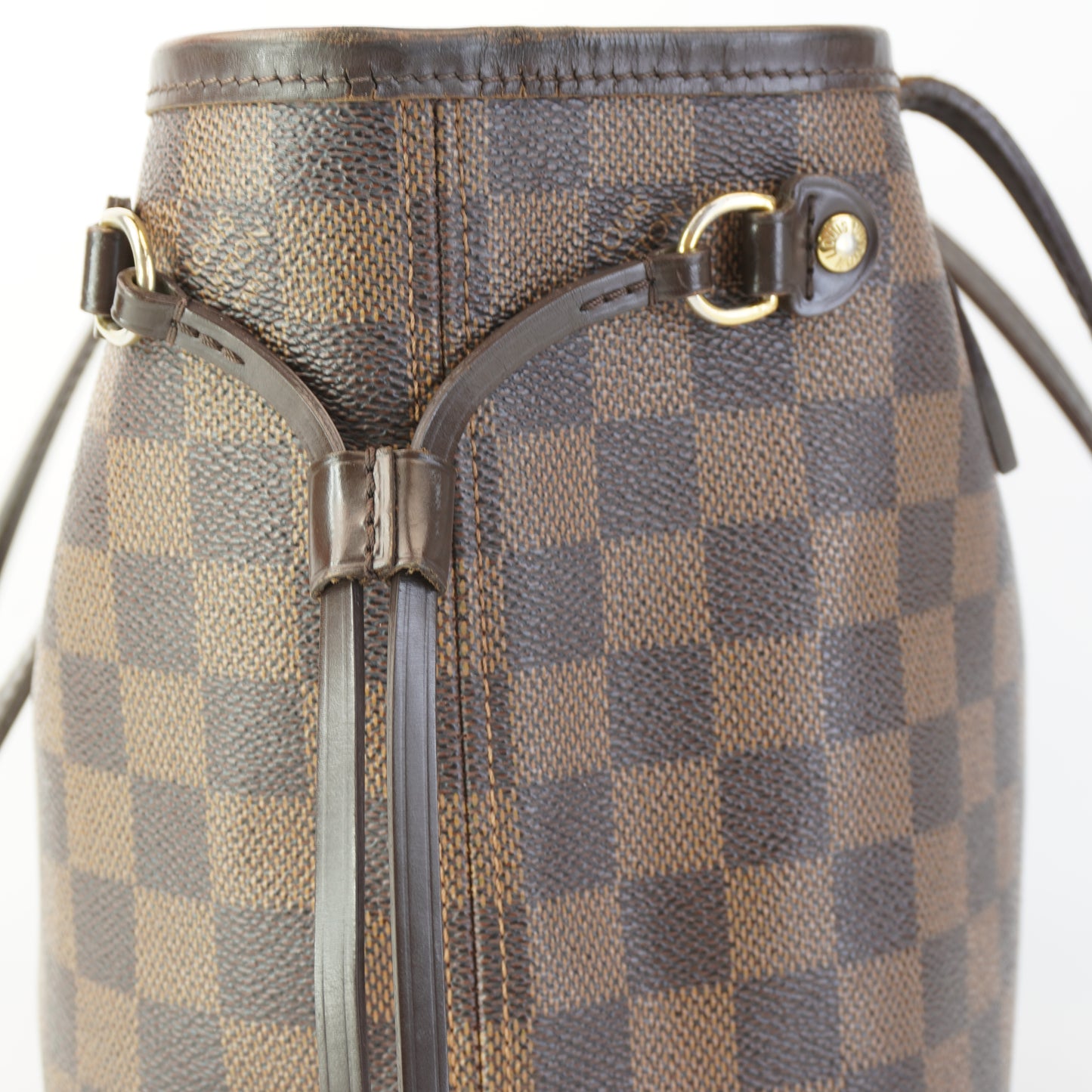 Louis Vuitton	Damier Ebene Neverfull PM
