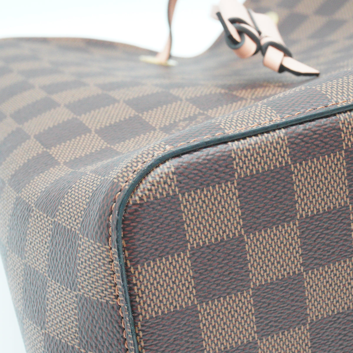 Louis Vuitton Neo Neo MM Bucket Bag GHW