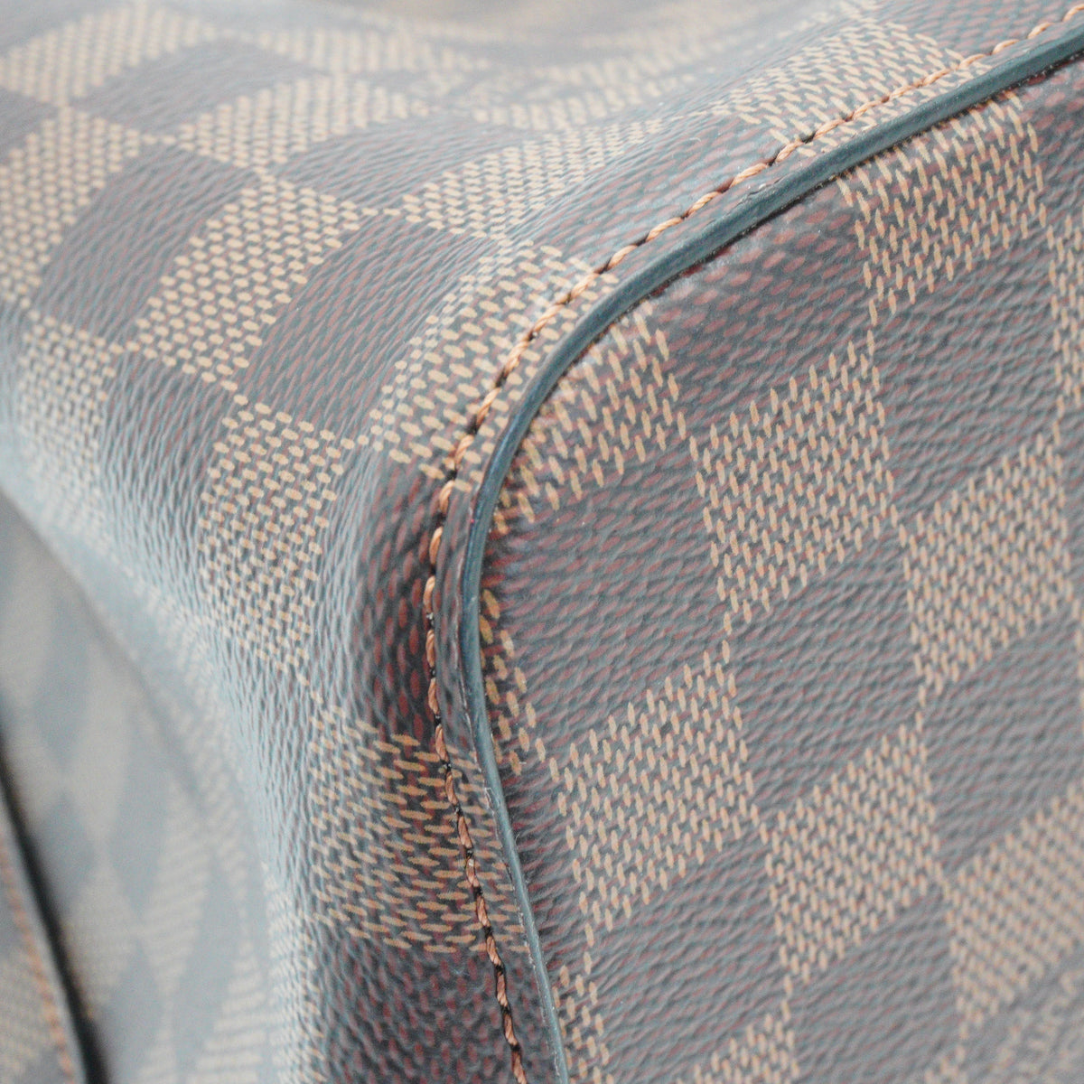 Louis Vuitton Neo Neo MM Bucket Bag GHW