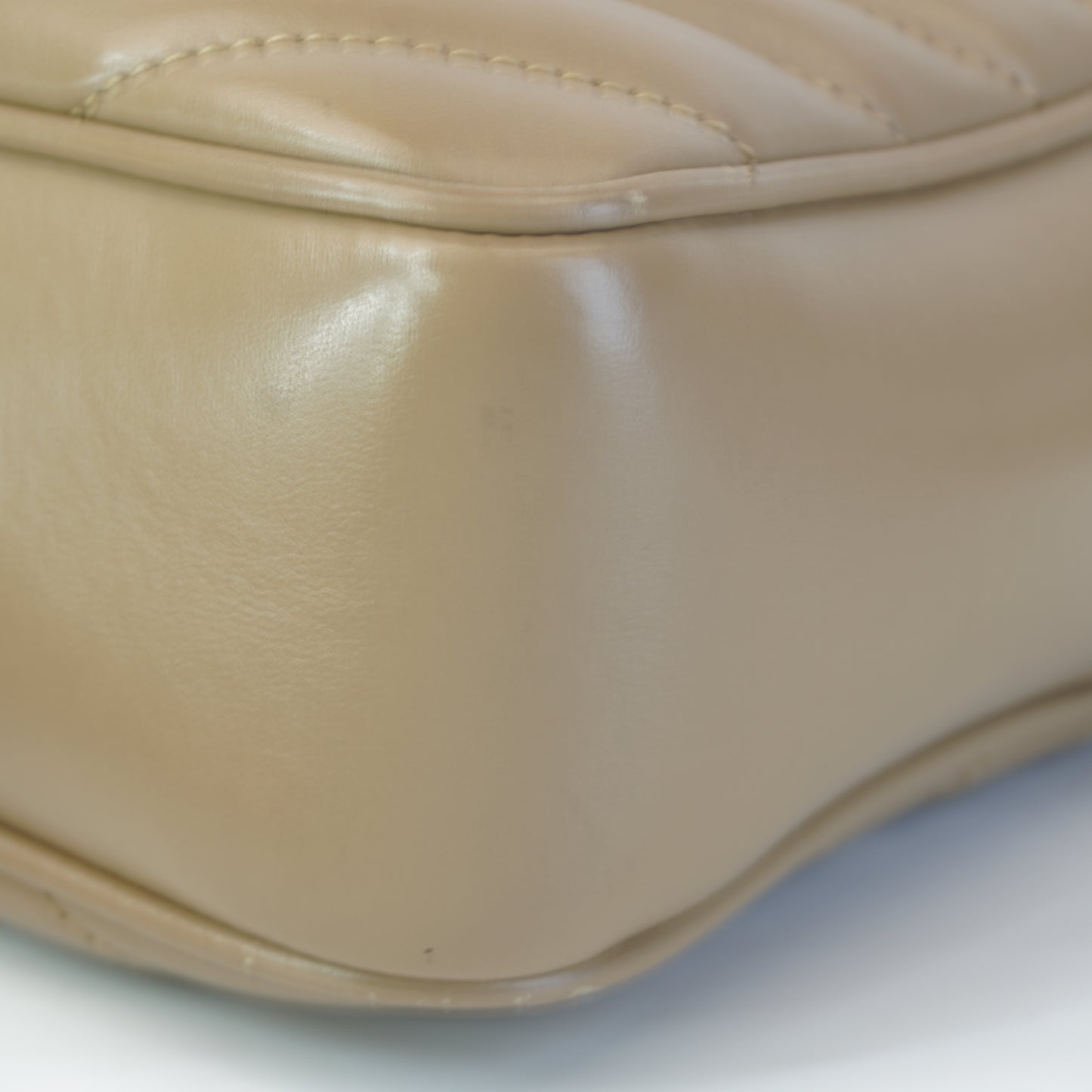 YSL	Lou Camera Bag Iconic Beige