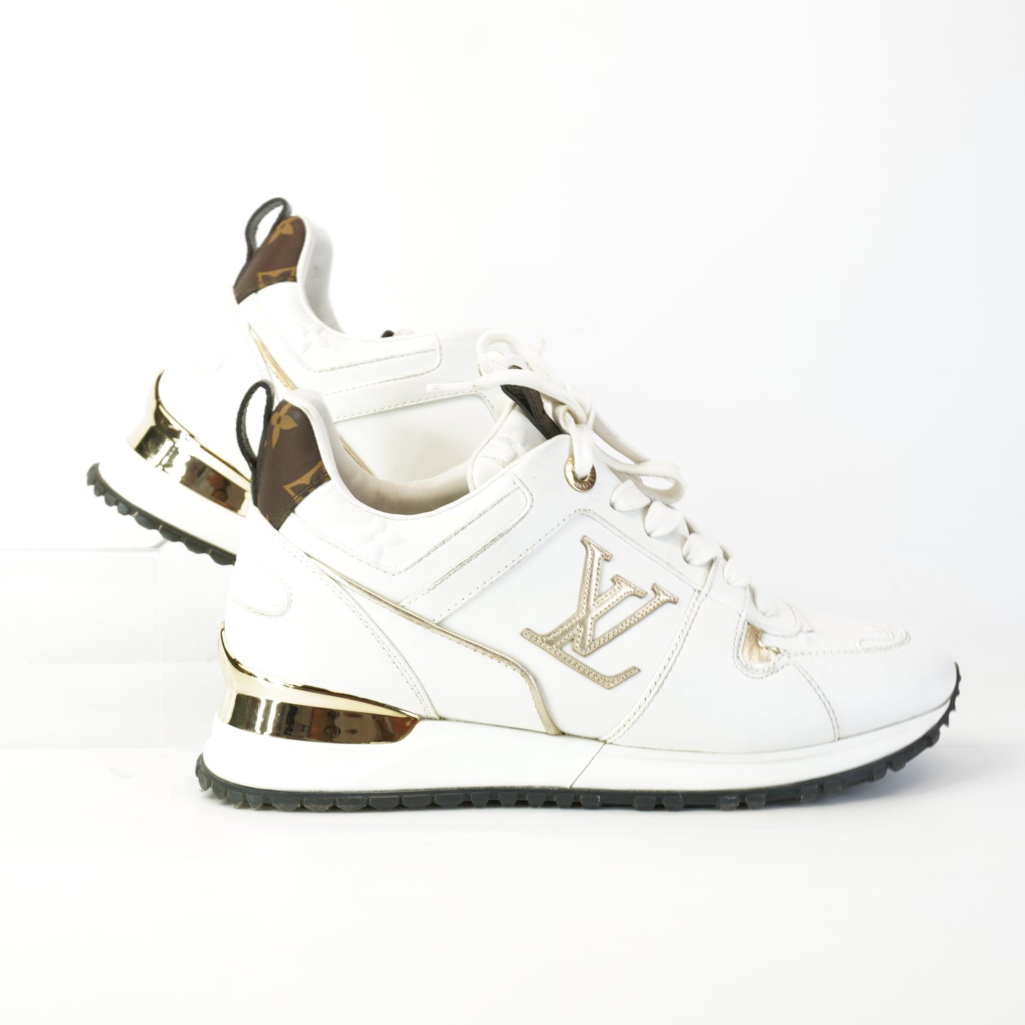 Louis Vuitton	Runaway Sneakers White size 37