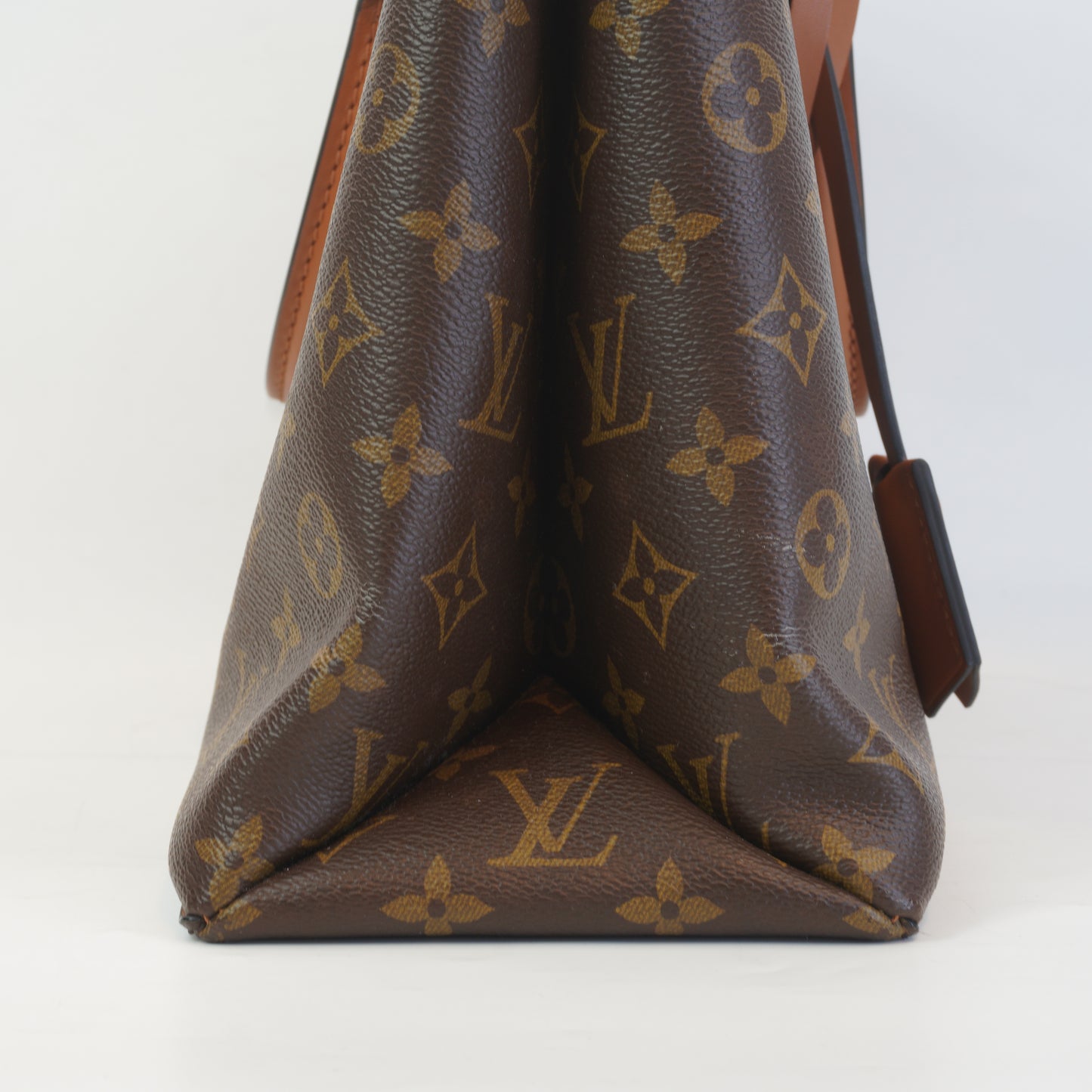 Louis Vuitton	Monogram Canvas Lock Me Tote GHW Medium