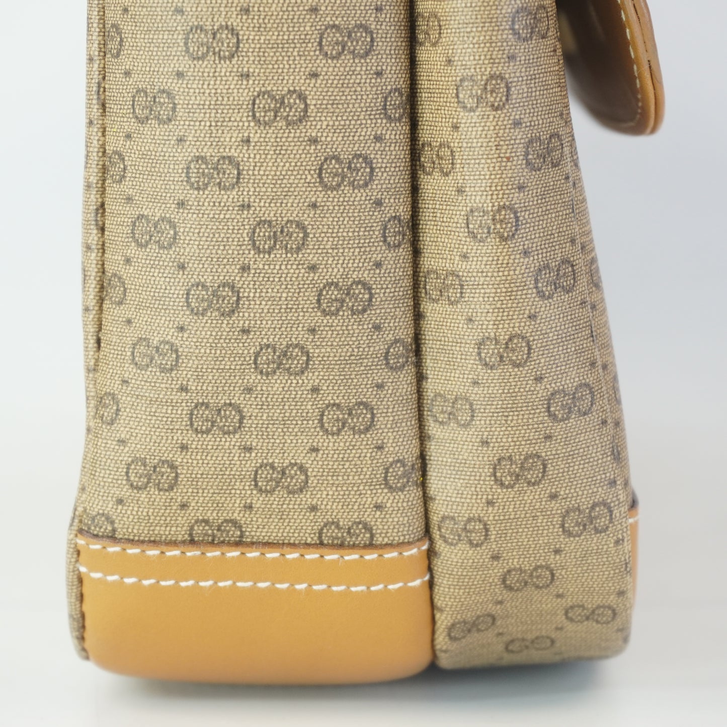 Gucci Micro GG Supreme Bag Small GHR