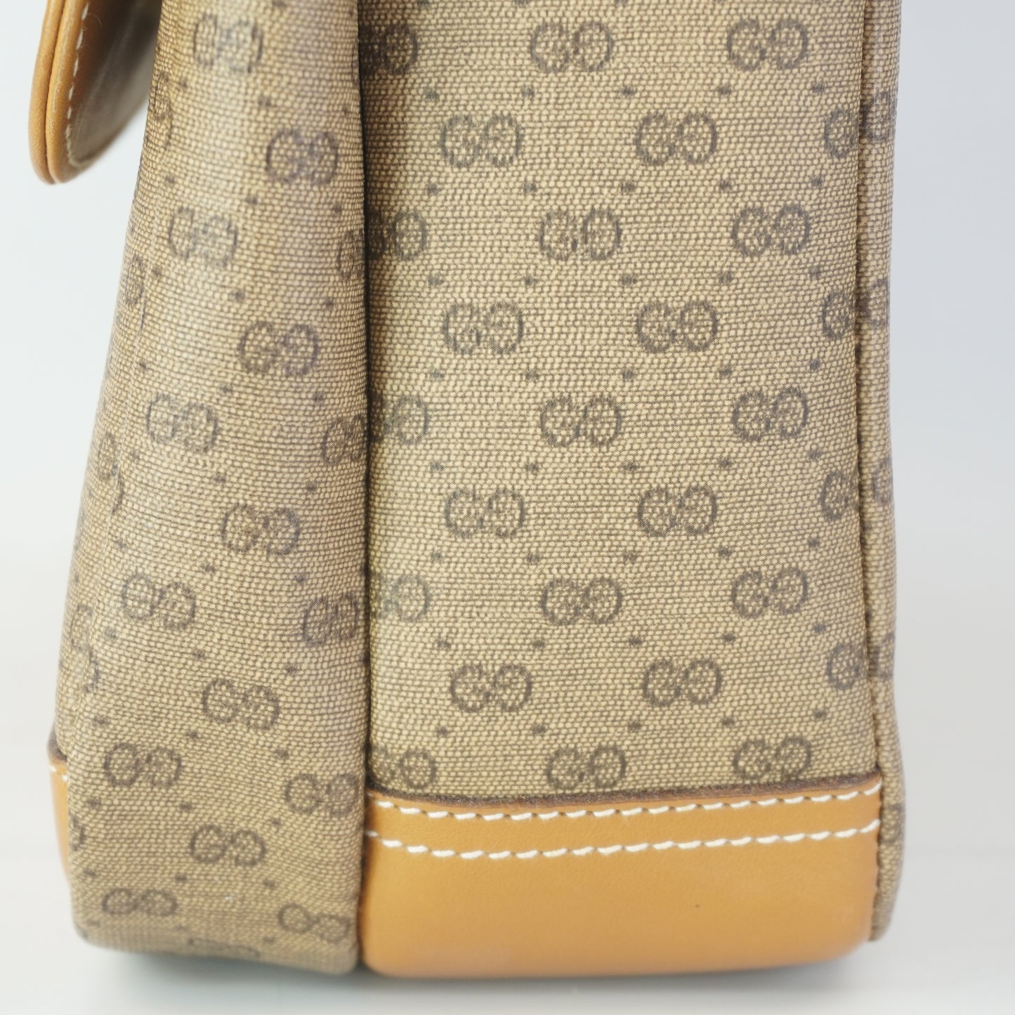 Gucci Micro GG Supreme Bag Small GHR