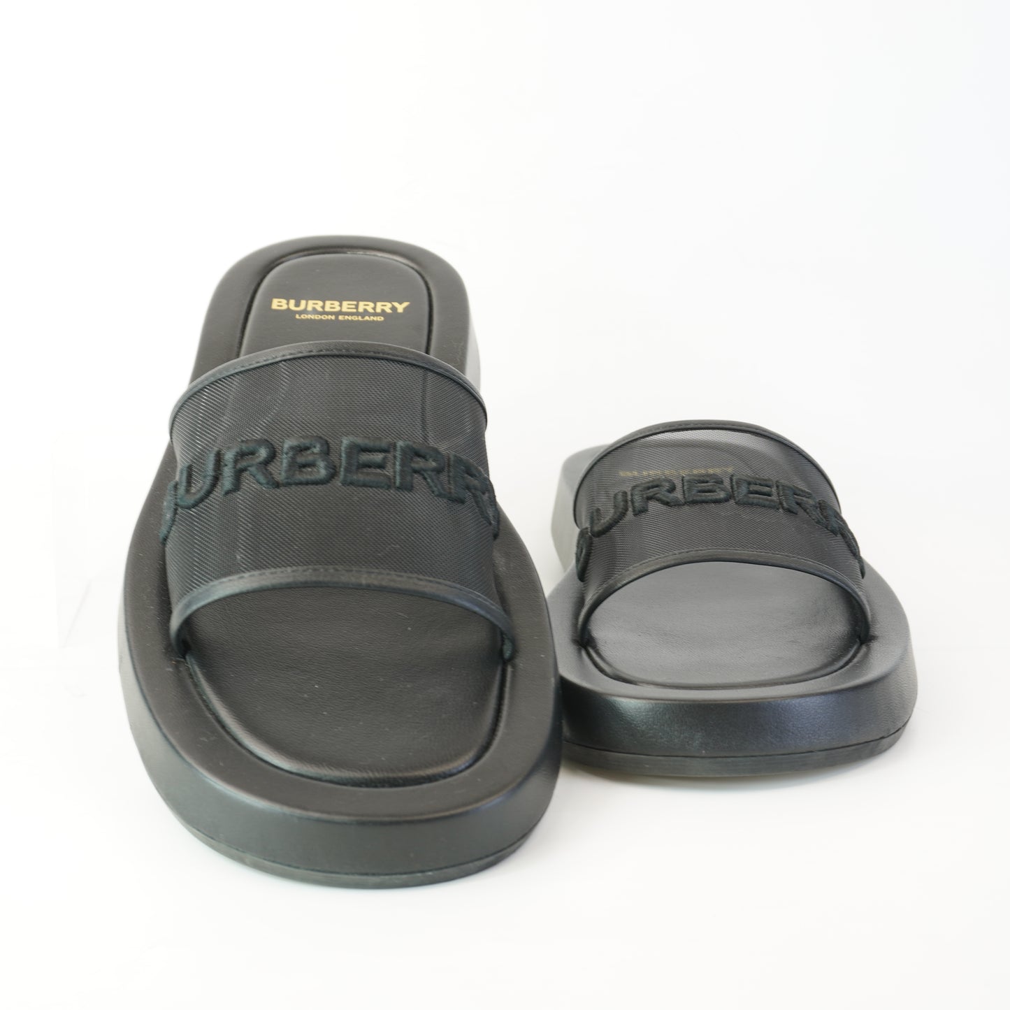 Burberry	Black Sandals size.38