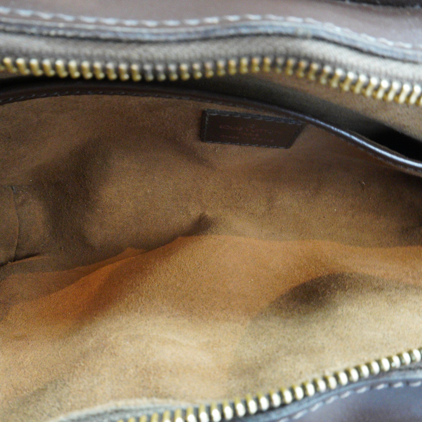 Louis Vuitton	Saint Louis Clouch DE GHW