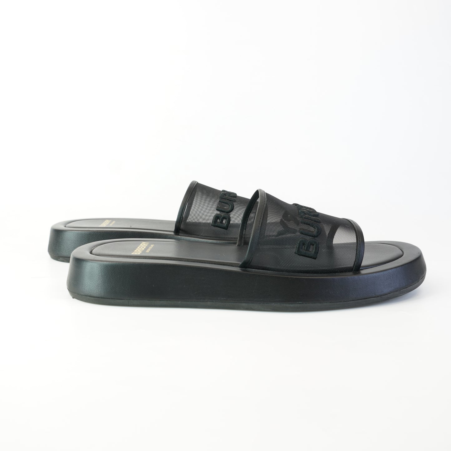 Burberry	Black Sandals size.38