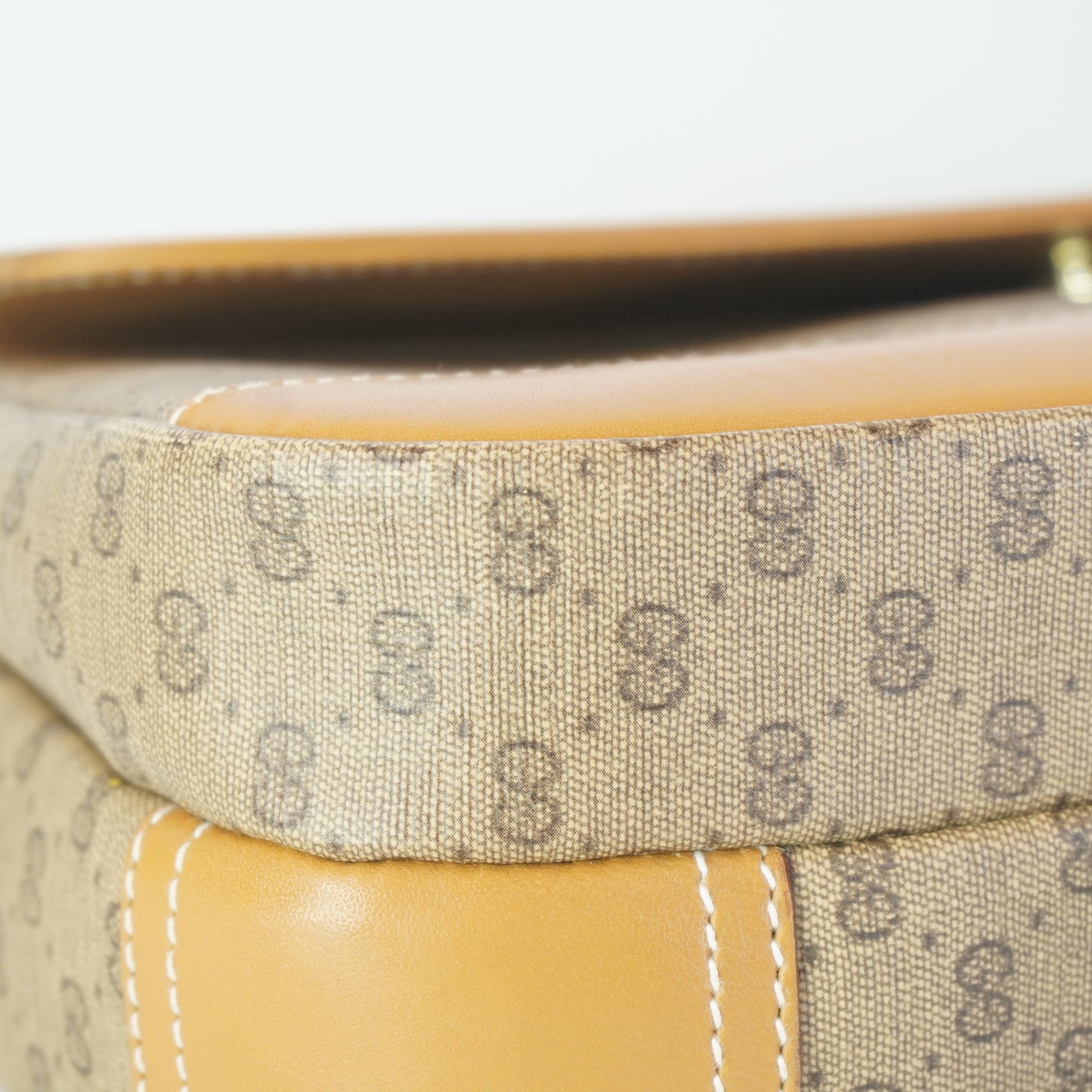 Gucci Micro GG Supreme Bag Small GHR