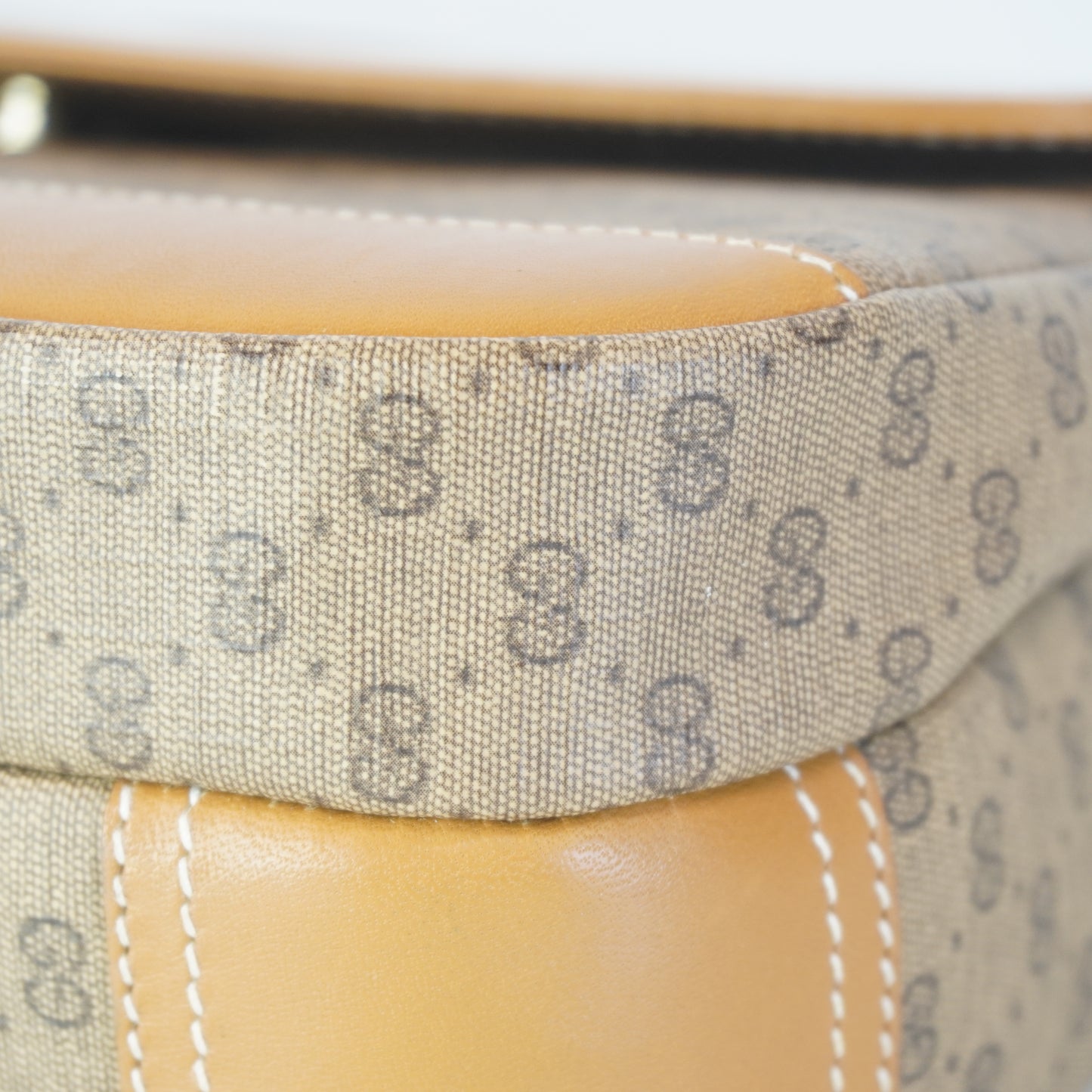 Gucci Micro GG Supreme Bag Small GHR