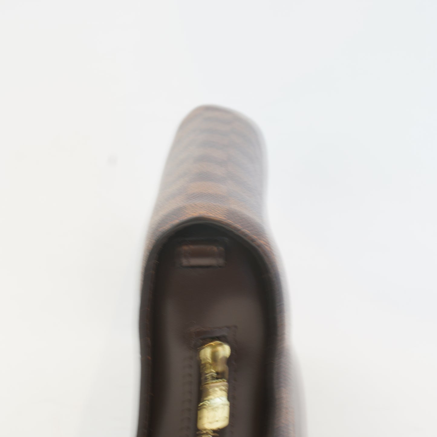 Louis Vuitton	Saint Louis Clouch DE GHW