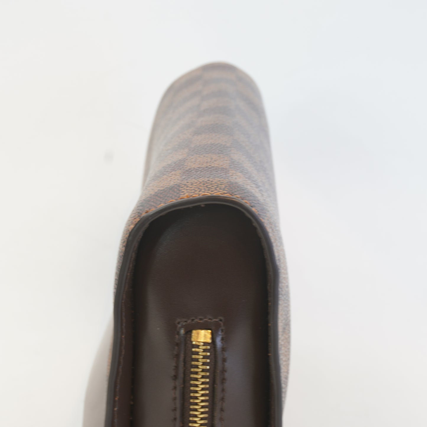 Louis Vuitton	Saint Louis Clouch DE GHW