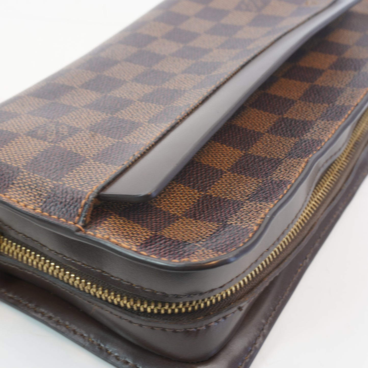 Louis Vuitton	Saint Louis Clouch DE GHW