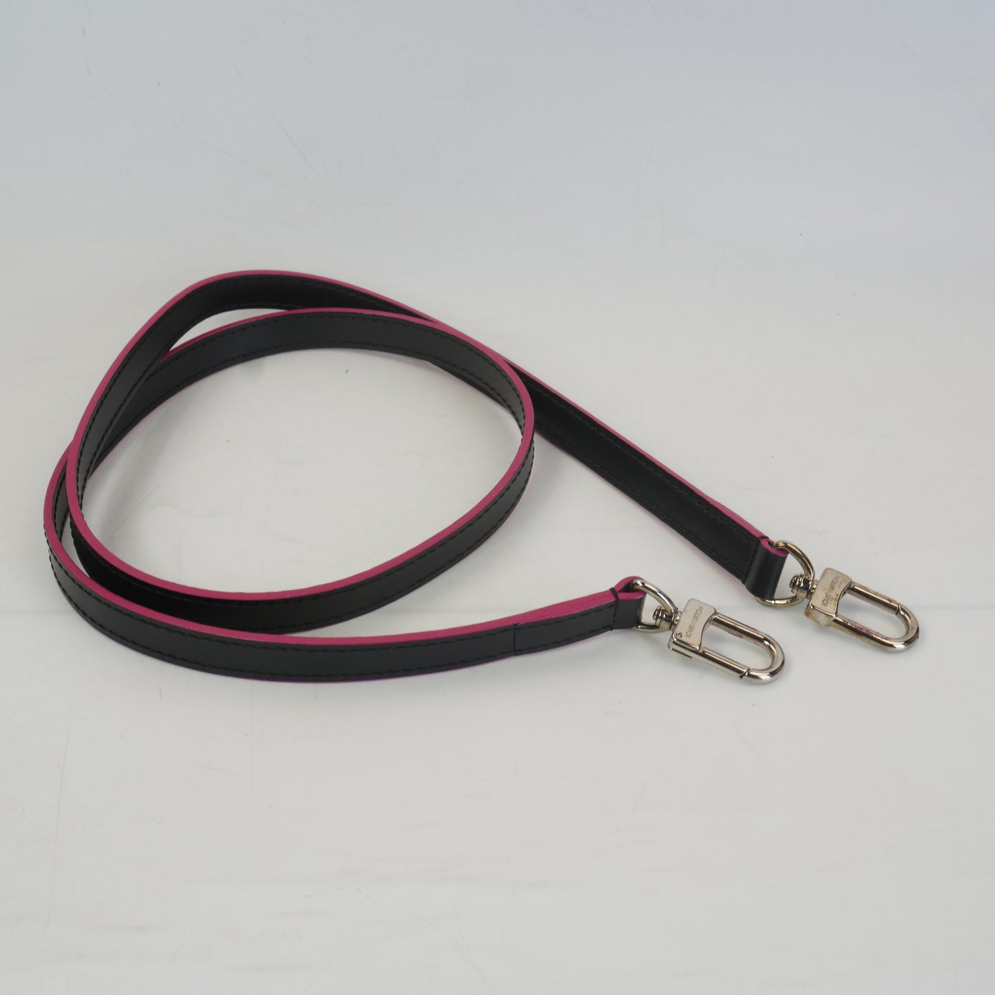 Louis Vuitton	Epi Cluny Bb Black SHW Medium