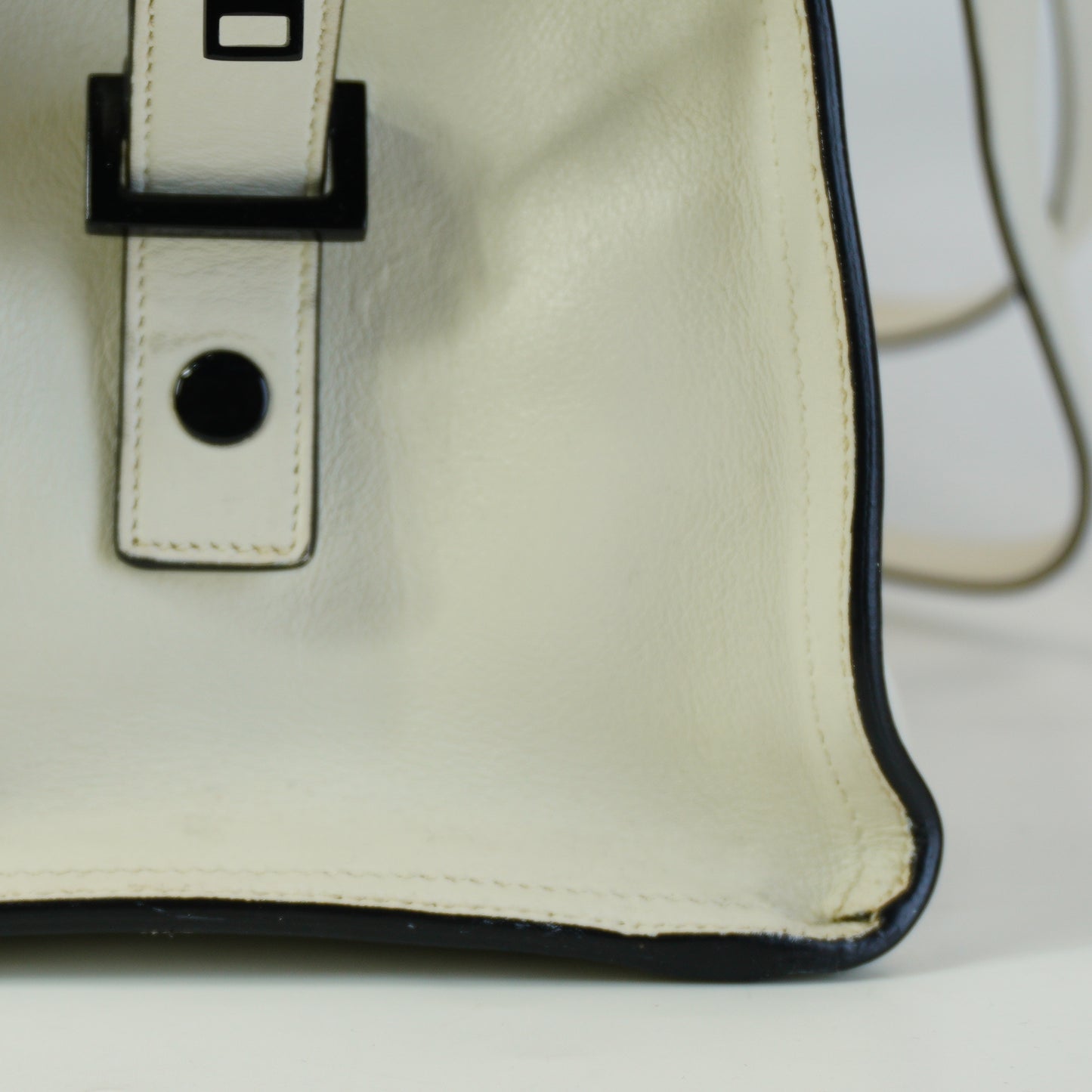 YSL	Cabas White Medium (Recolored)