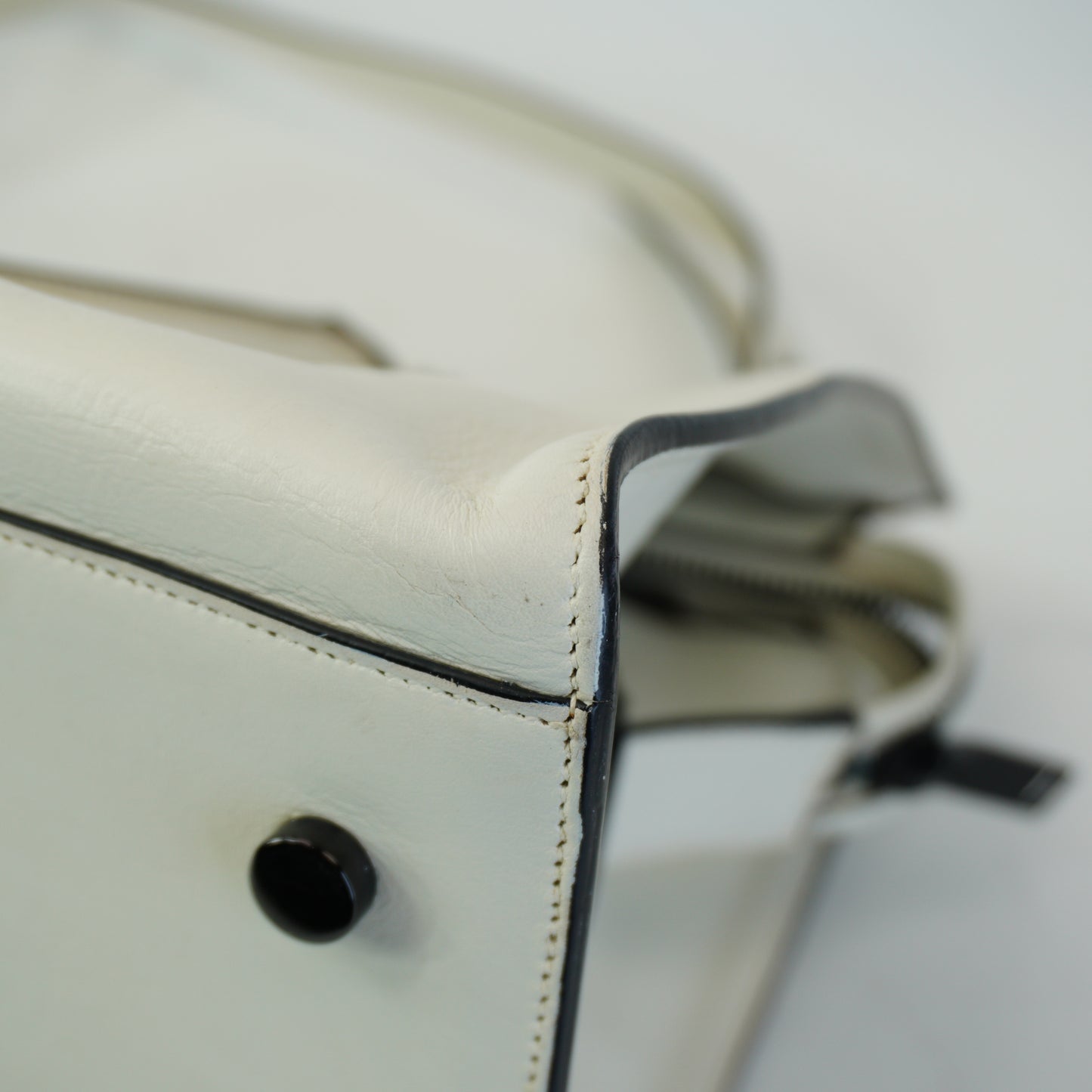 YSL	Cabas White Medium (Recolored)