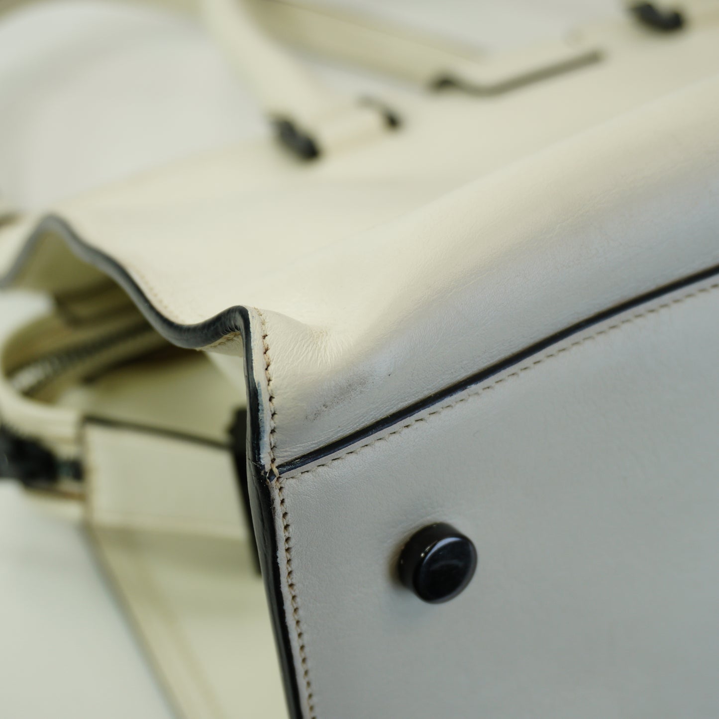 YSL	Cabas White Medium (Recolored)