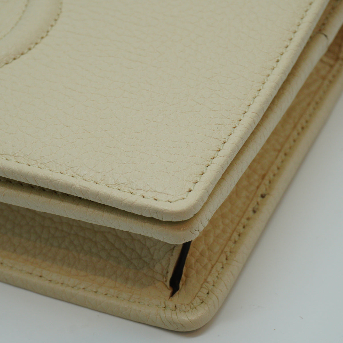 Gucci Soho Wallet on chain White GHW
