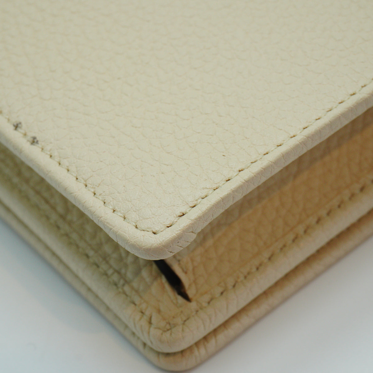 Gucci Soho Wallet on chain White GHW
