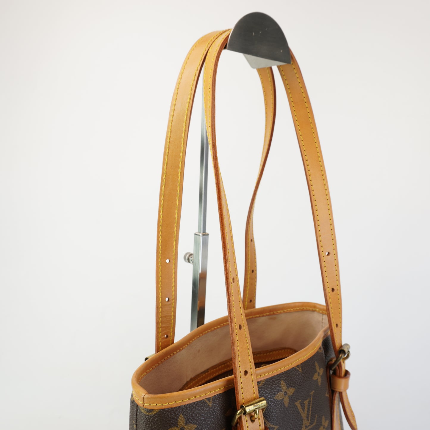 Louis Vuitton	Monogram Bucket