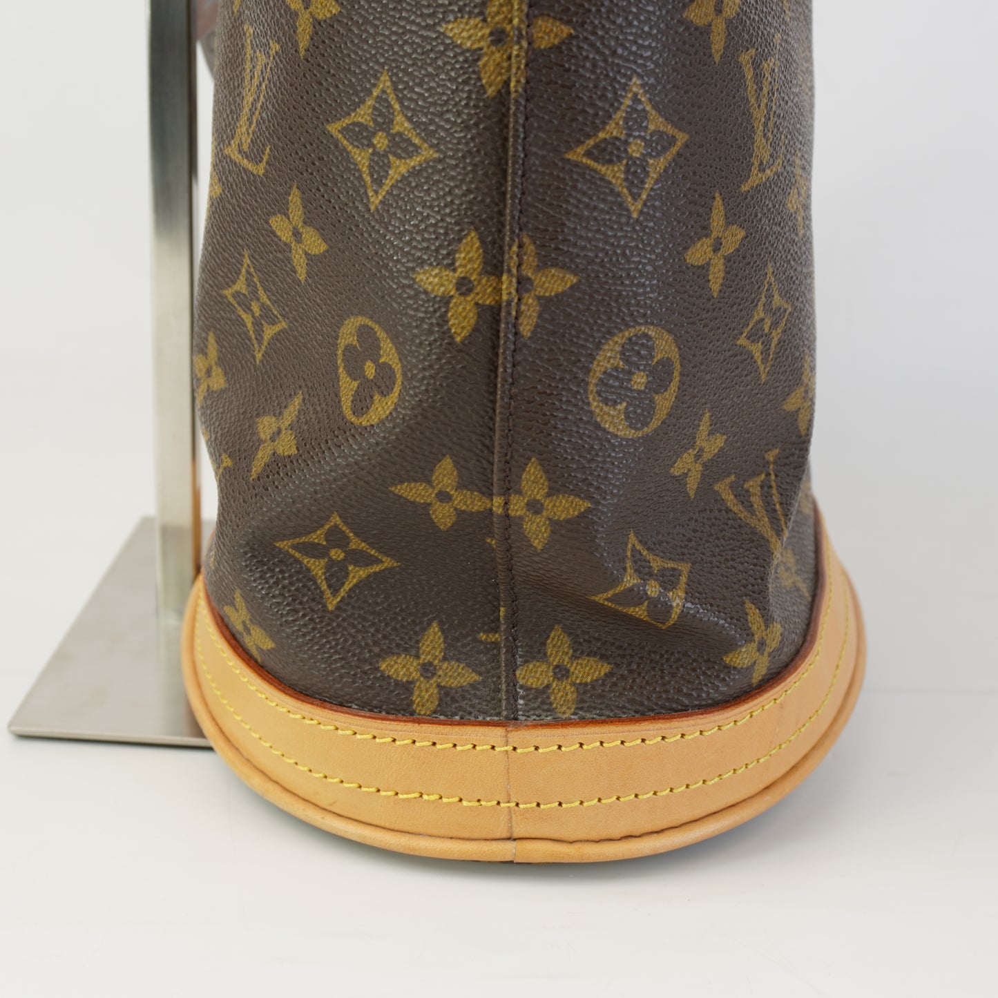 Louis Vuitton	Monogram Bucket