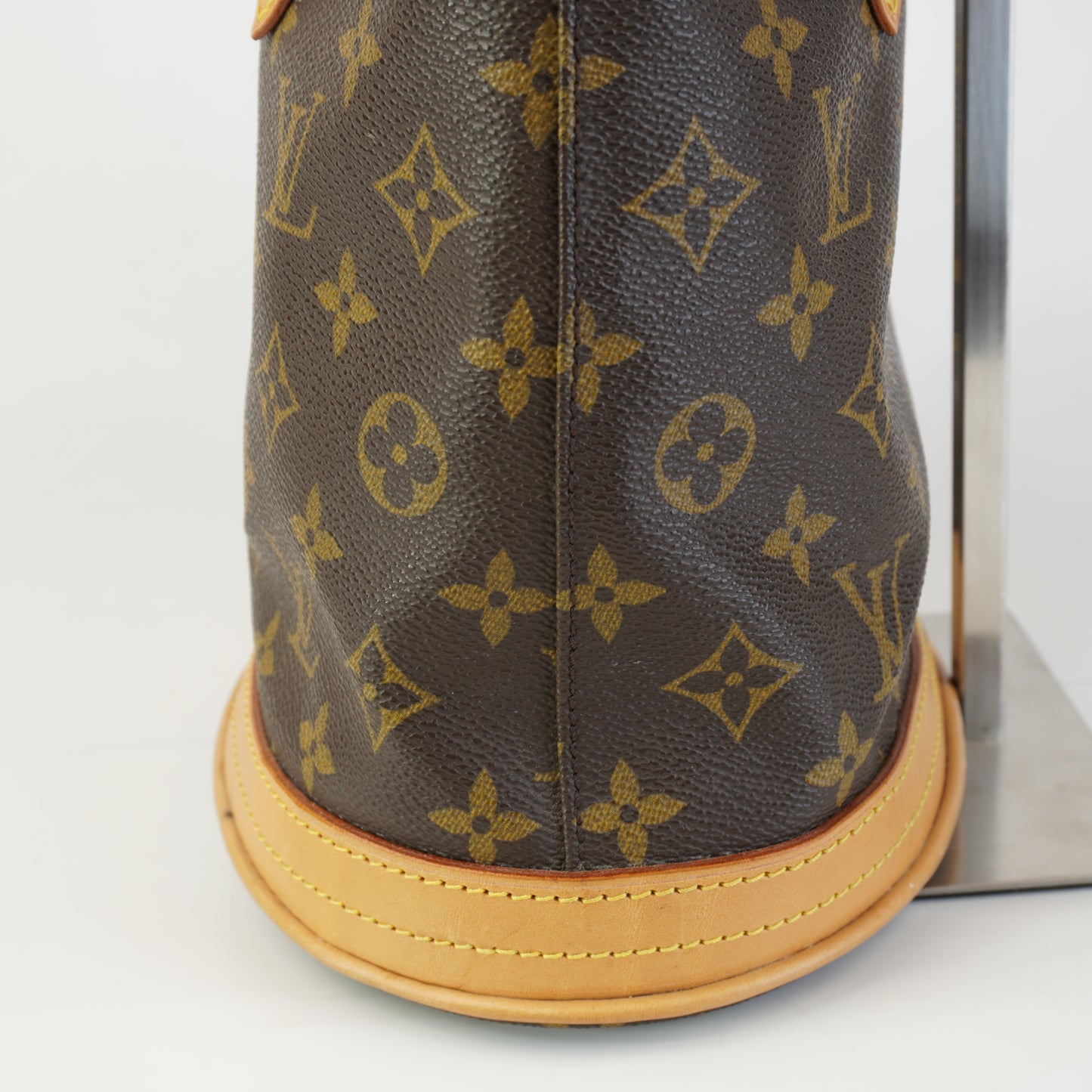 Louis Vuitton	Monogram Bucket