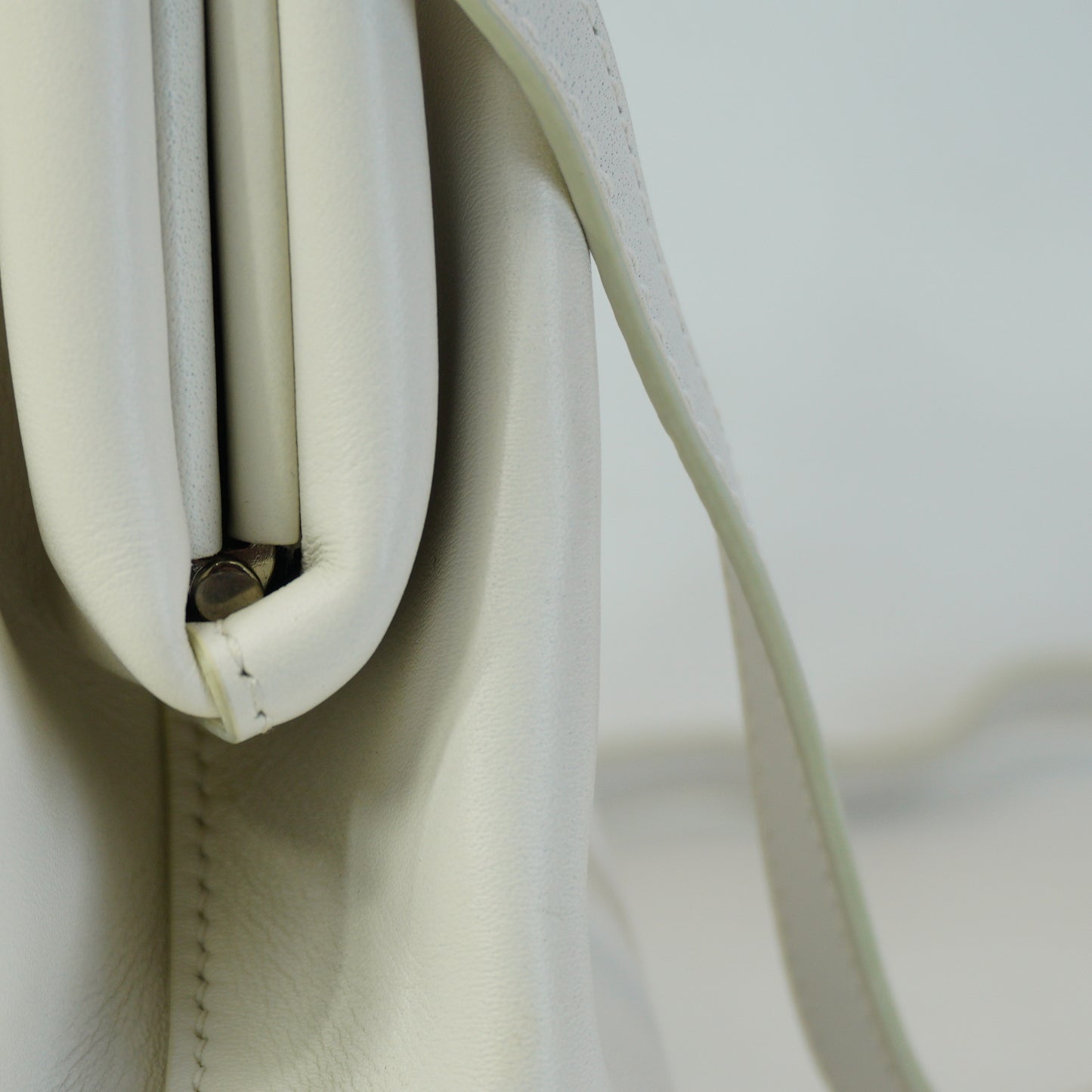 Bottega Veneta	The Point Bag Nappa Leather White SHW