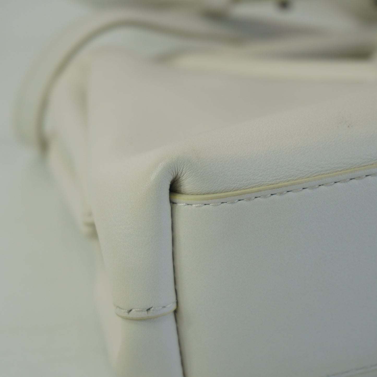 Bottega Veneta	The Point Bag Nappa Leather White SHW