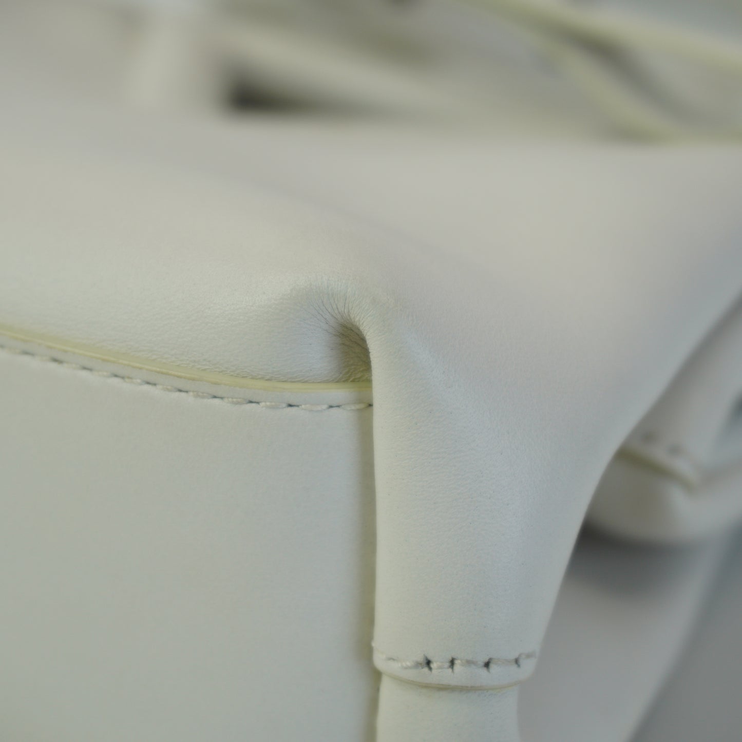 Bottega Veneta	The Point Bag Nappa Leather White SHW