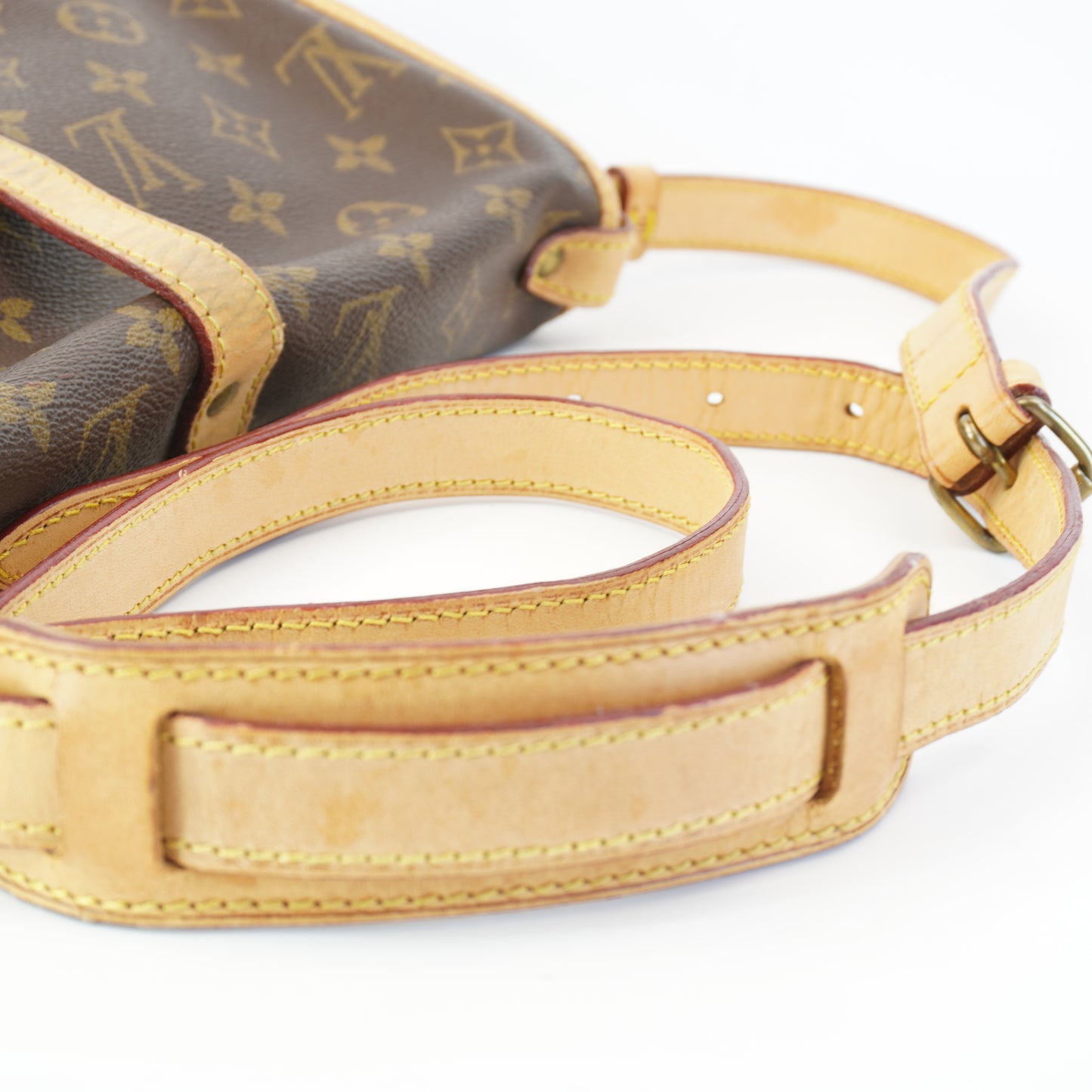 Louis Vuitton	Saumar