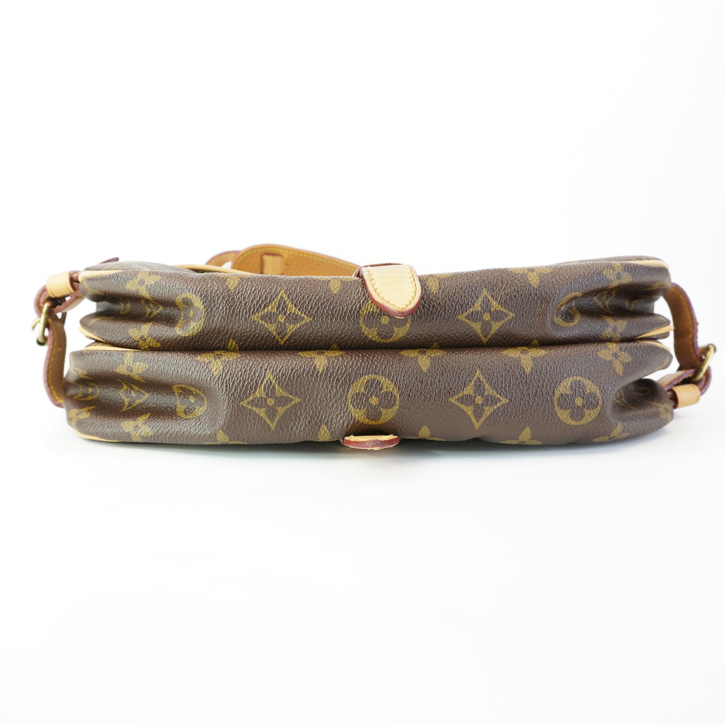 Louis Vuitton	Saumar